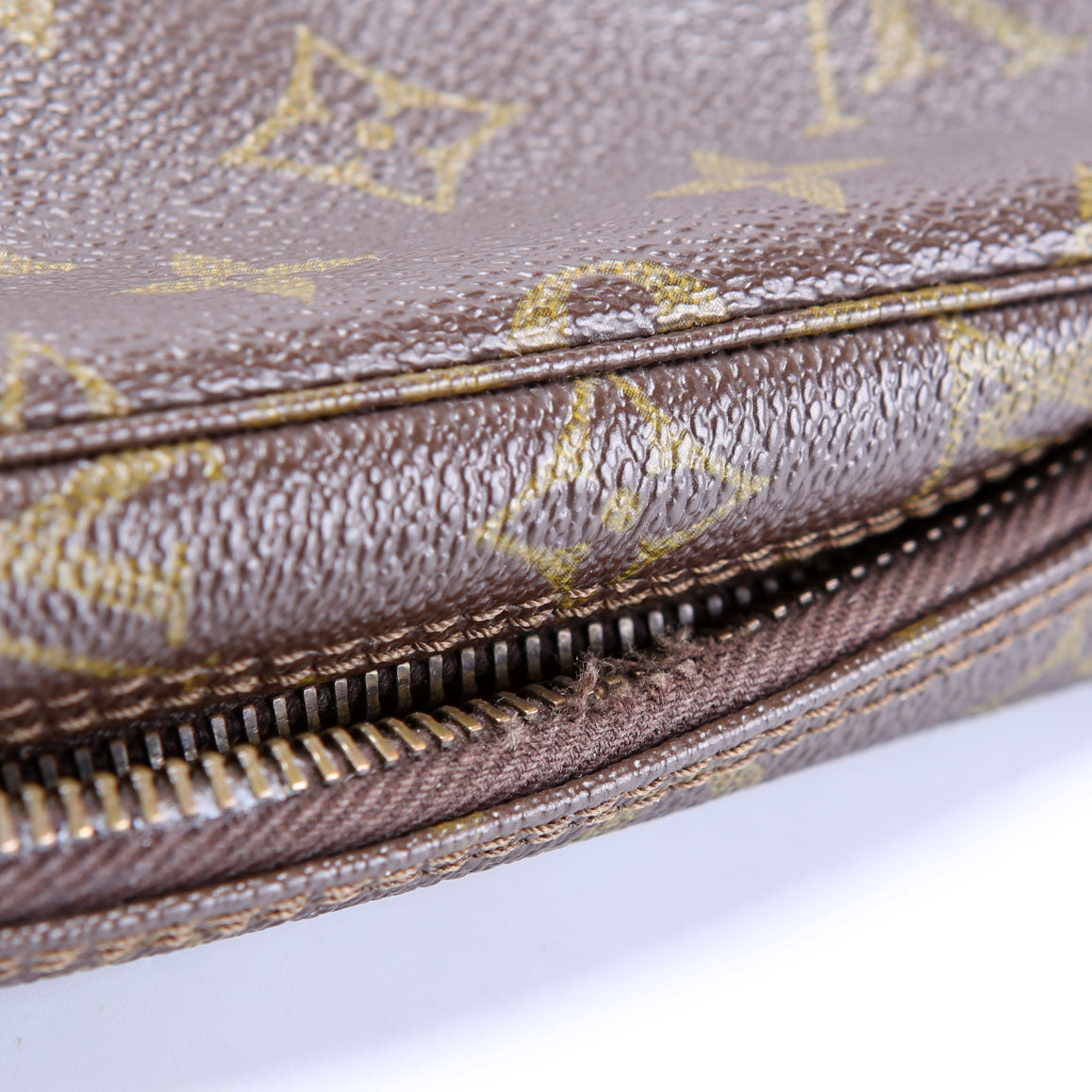 Louis Vuitton Trousse Toilette 23 Monogram