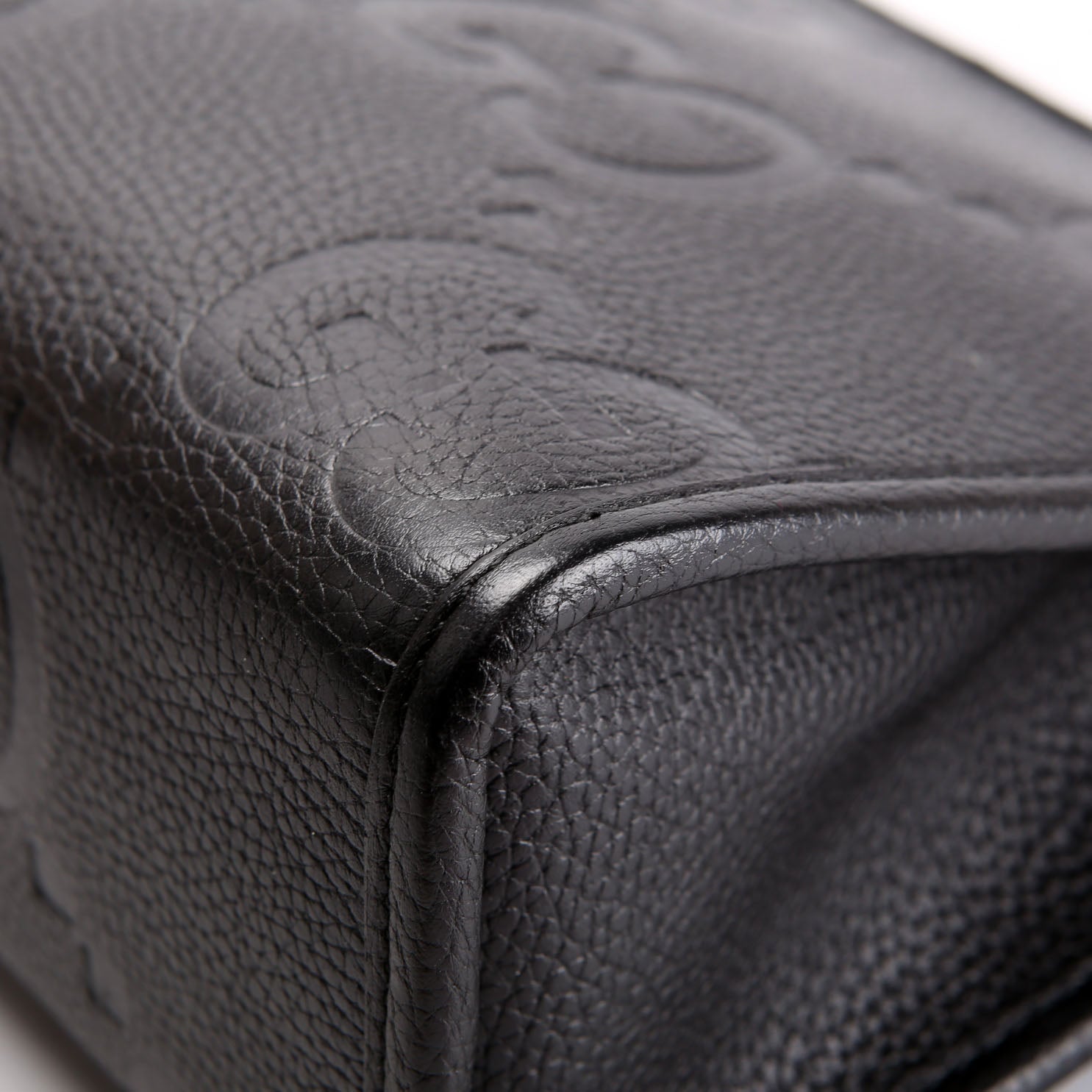Gucci 739490 Jumbo GG Leather Zip Pouch Black