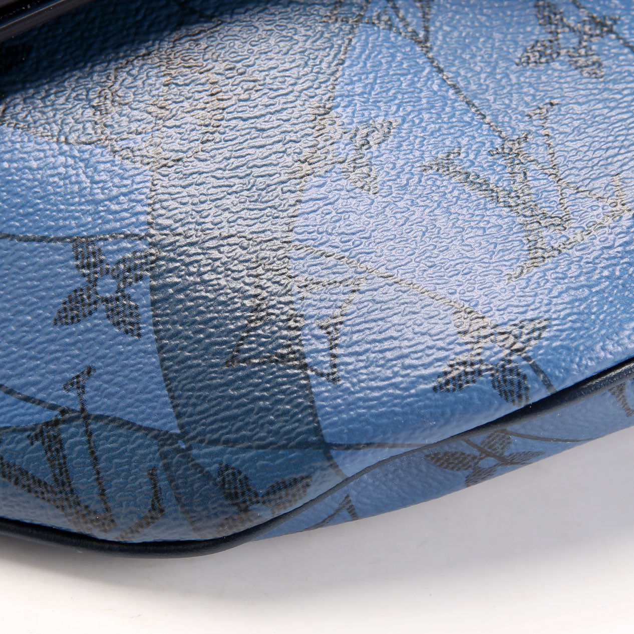 Louis Vuitton Discovery Bumbag Aquagarden Monogram Blue