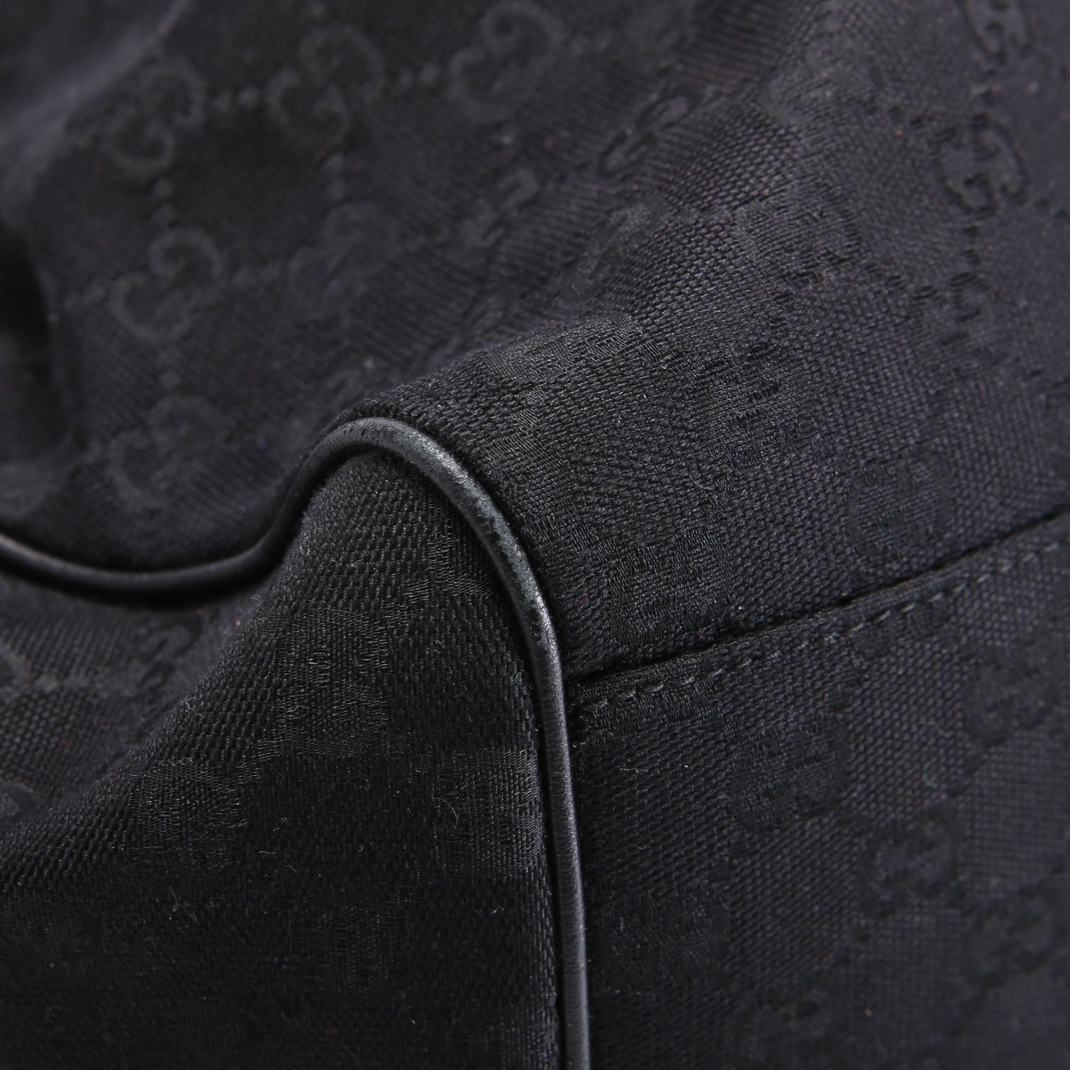 Gucci 211943 Sukey GG Canvas Large Black