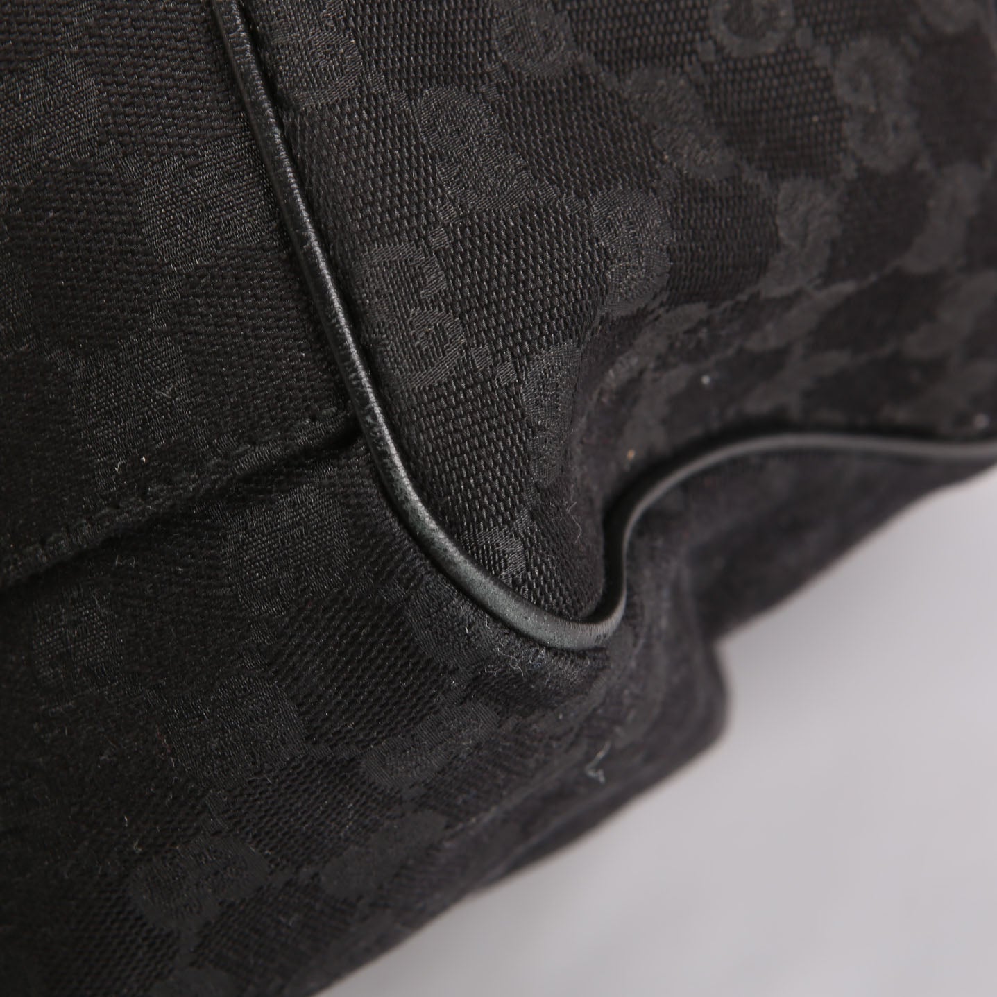 Gucci 211943 Sukey GG Canvas Large Black