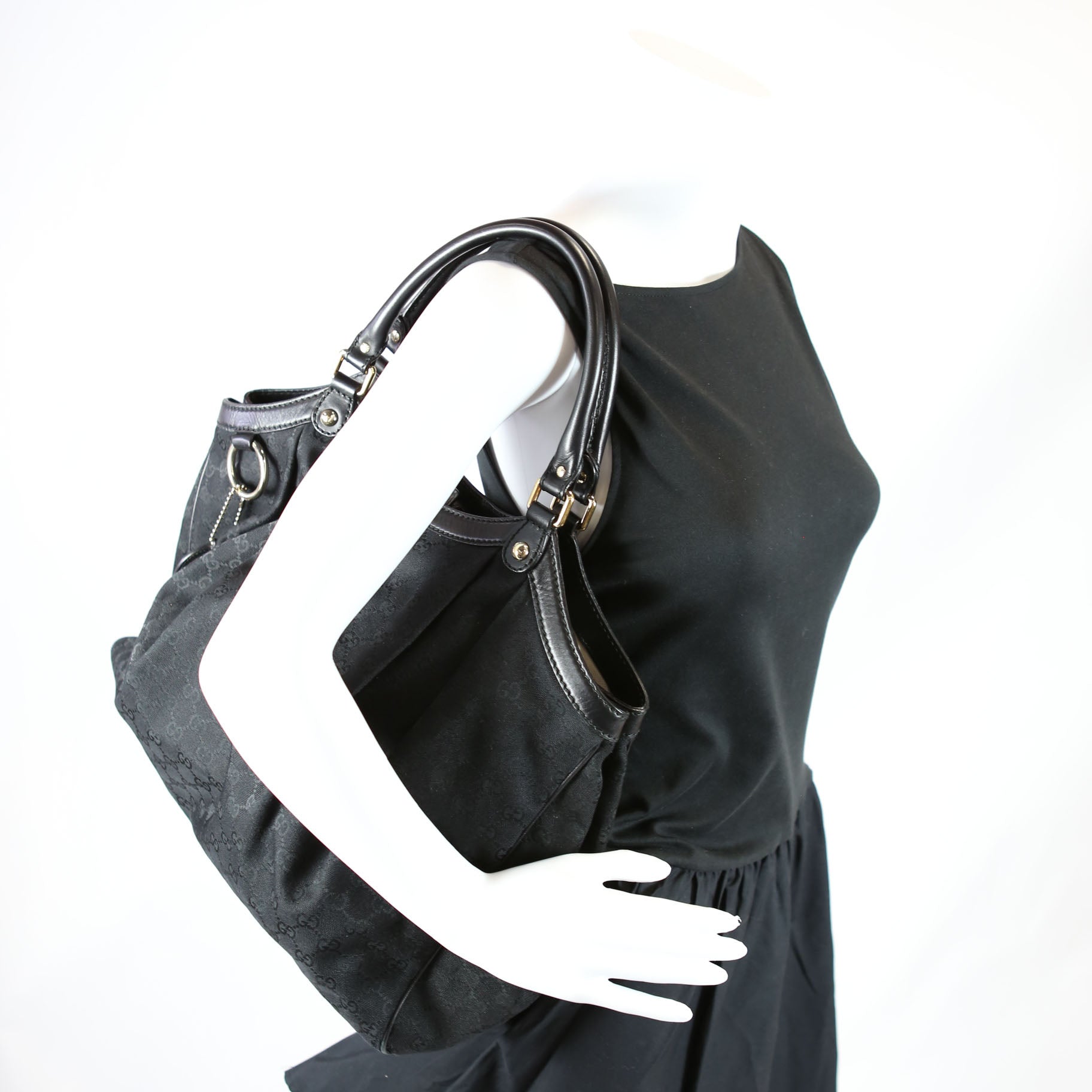 Gucci 211943 Sukey GG Canvas Large Black