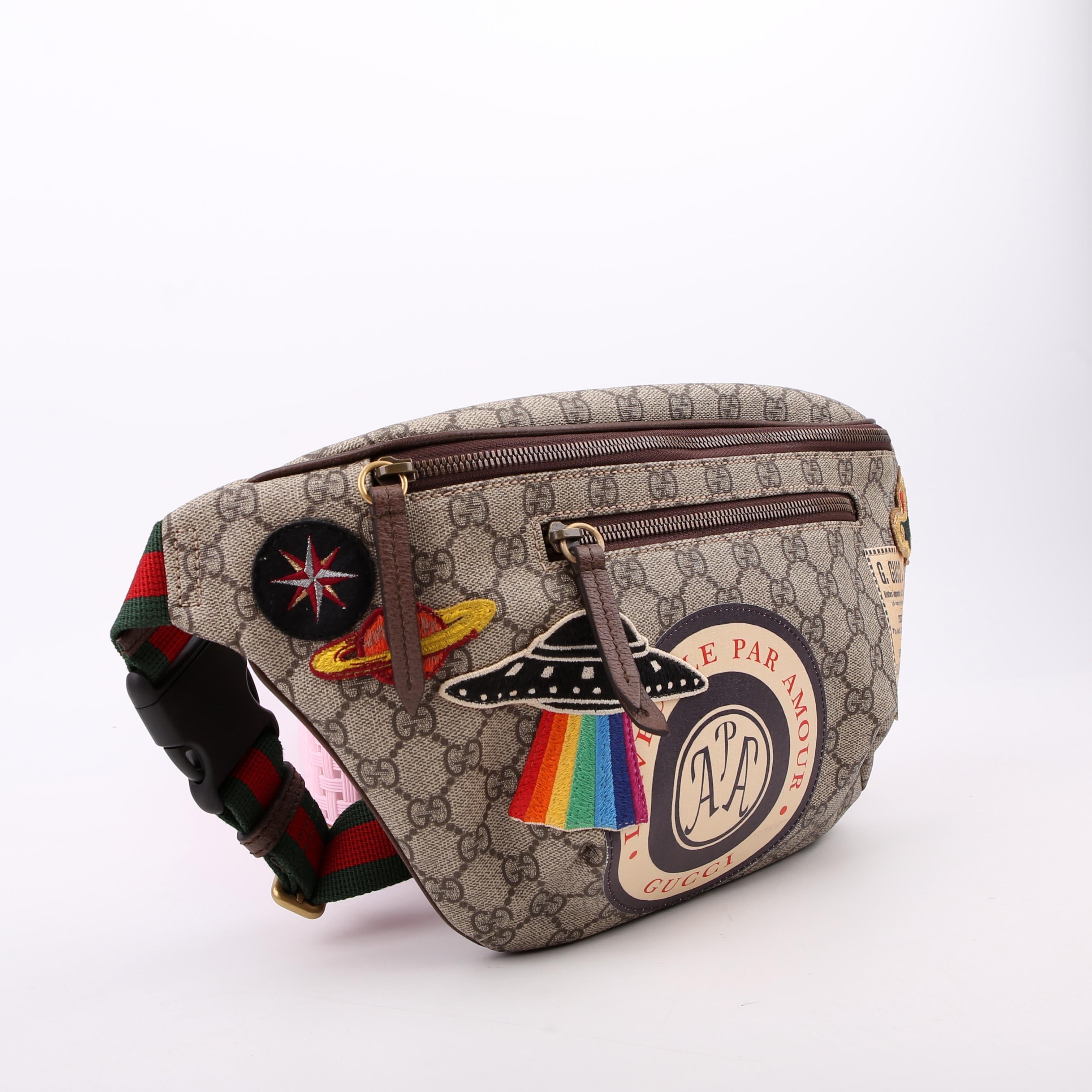 Gucci 529711 GG Supreme Courrier Belt Bag