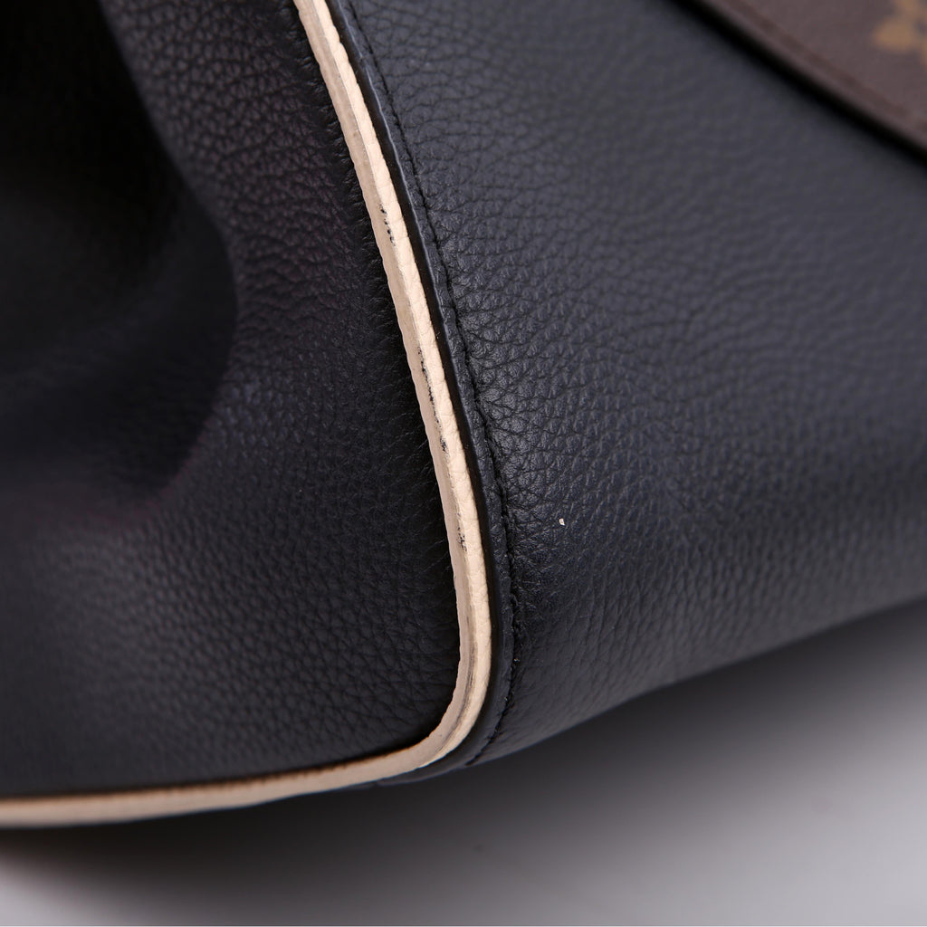 Louis Vuitton Double V Leather Black