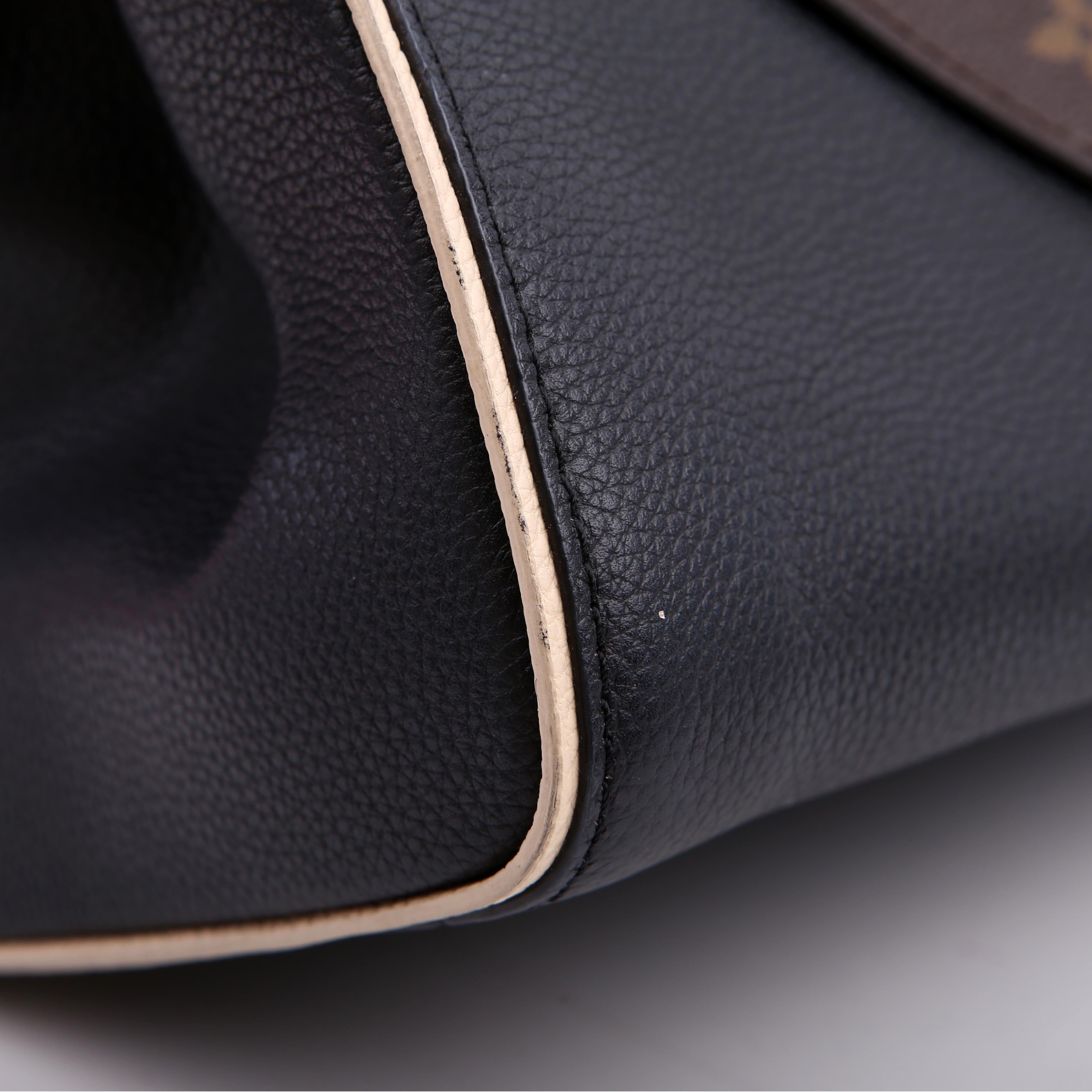 Louis Vuitton Double V Leather Black