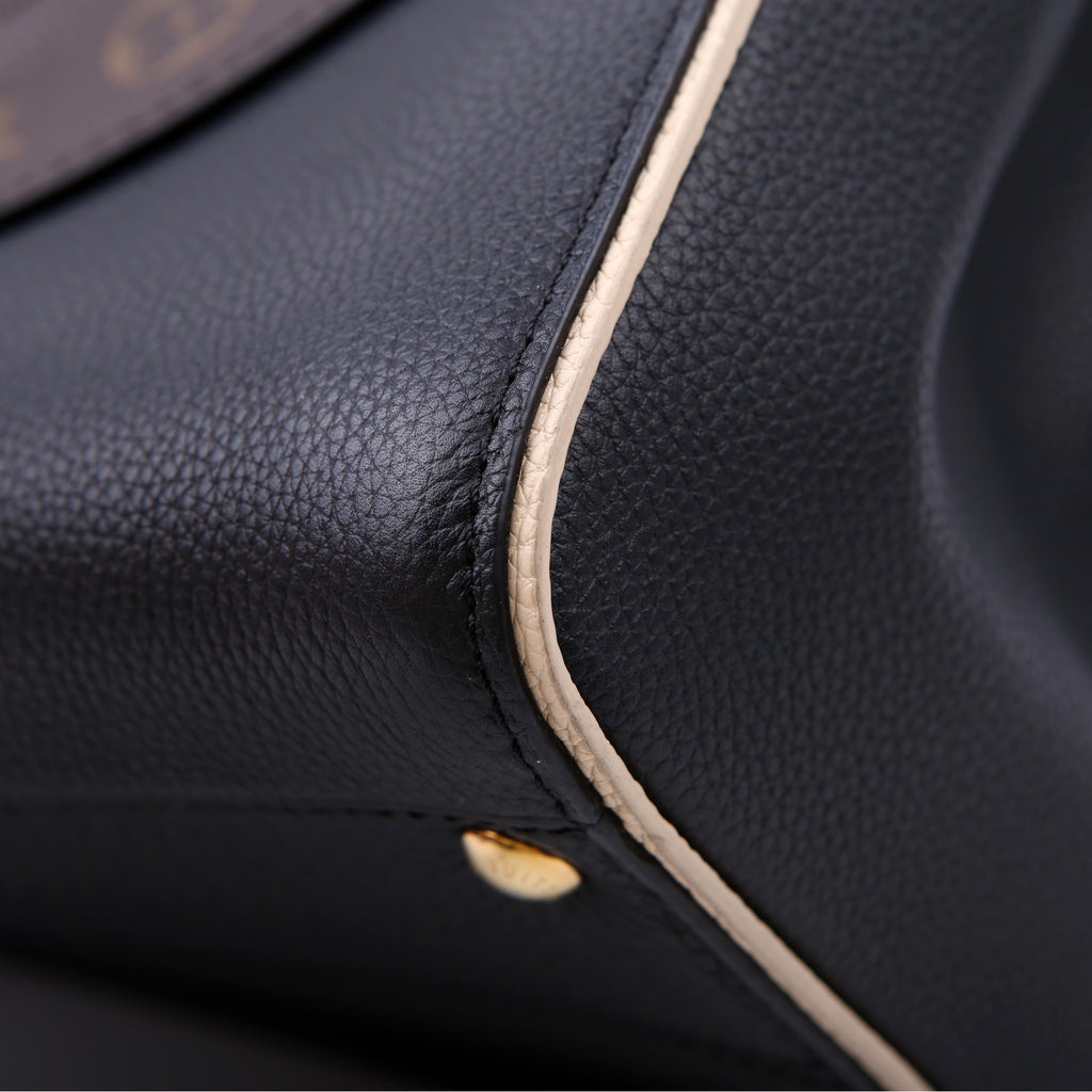 Louis Vuitton Double V Leather Black