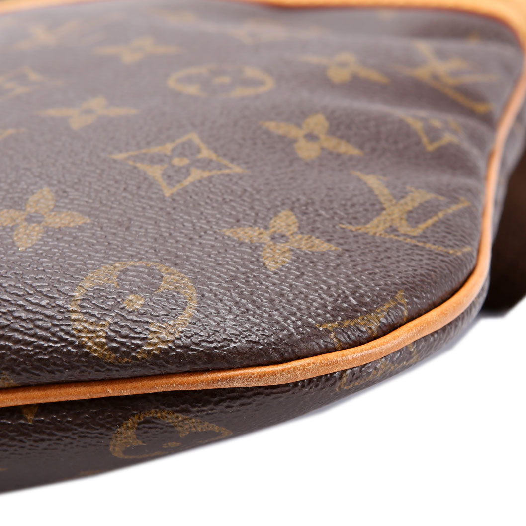 Louis Vuitton Pochette Bosphore Monogram