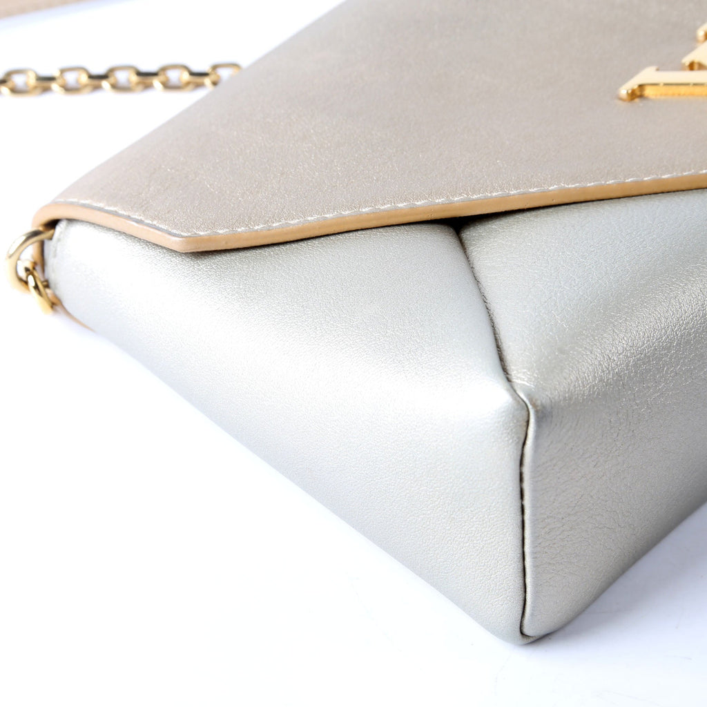 Louis Vuitton Love Note Chain Clutch Calfskin Gold