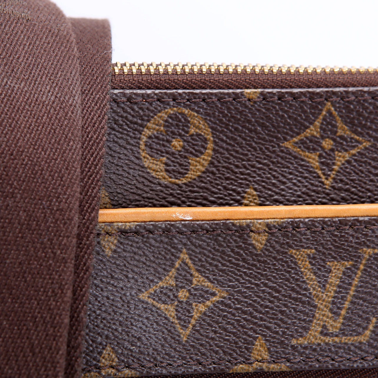 Louis Vuitton Pochette Bosphore Monogram