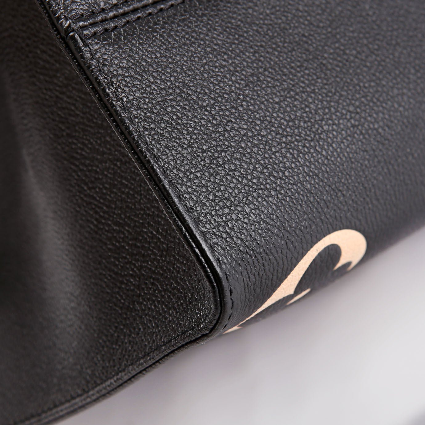 Louis Vuitton ONTHEGO MM Bicolor Empreinte Black/Beige