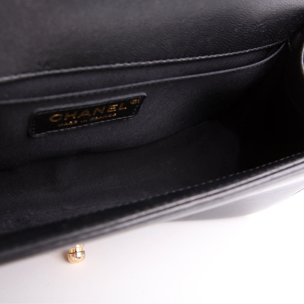 Chanel Boy Flap Medium Old Lambskin Black 22M
