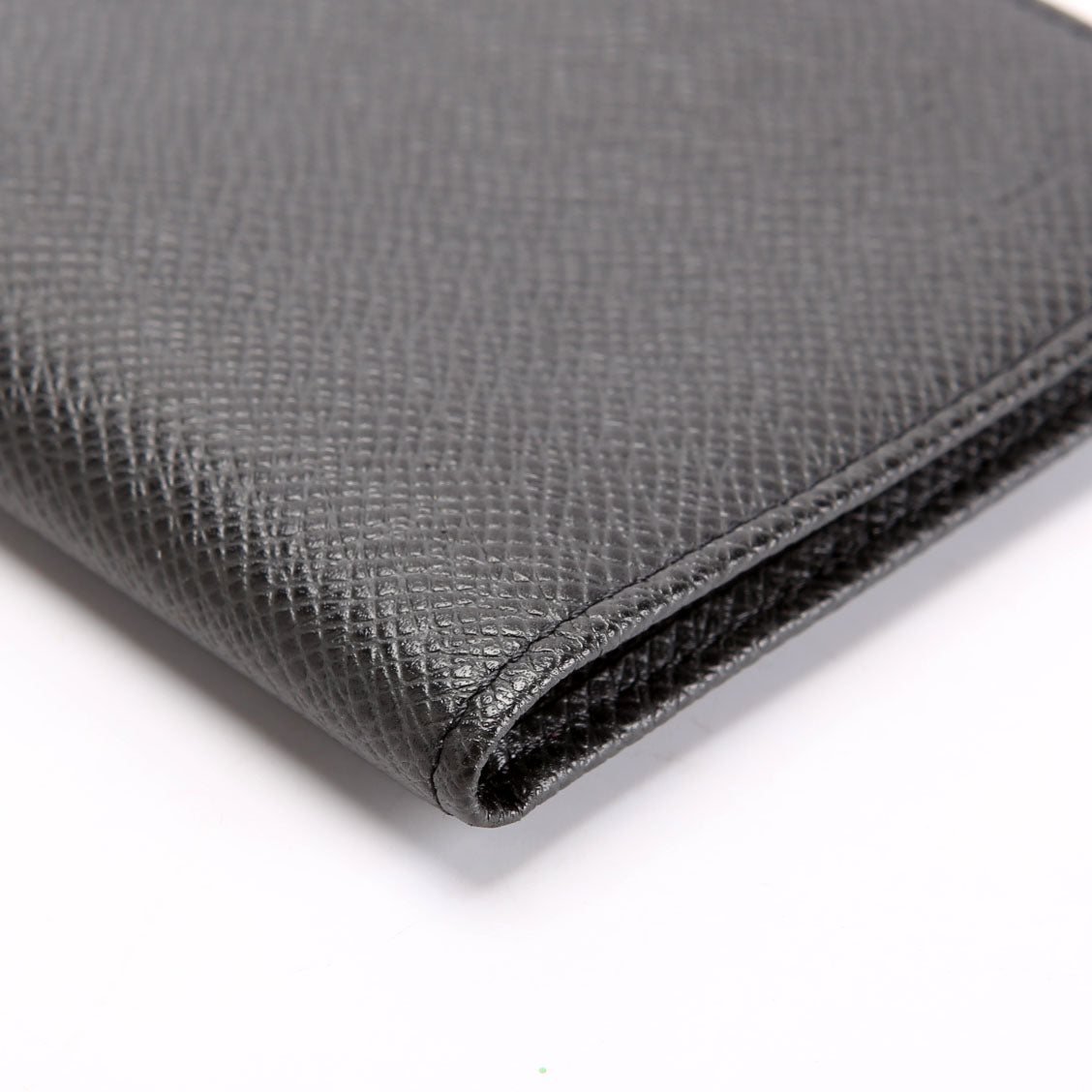 Louis Vuitton Bi-Fold Vertical Wallet Taiga