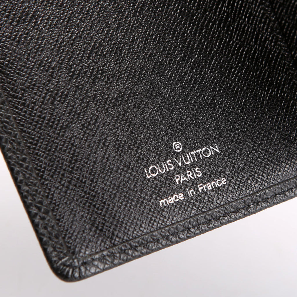 Louis Vuitton Bi-Fold Vertical Wallet Taiga