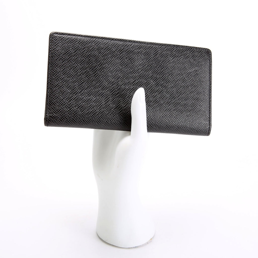 Louis Vuitton Bi-Fold Vertical Wallet Taiga