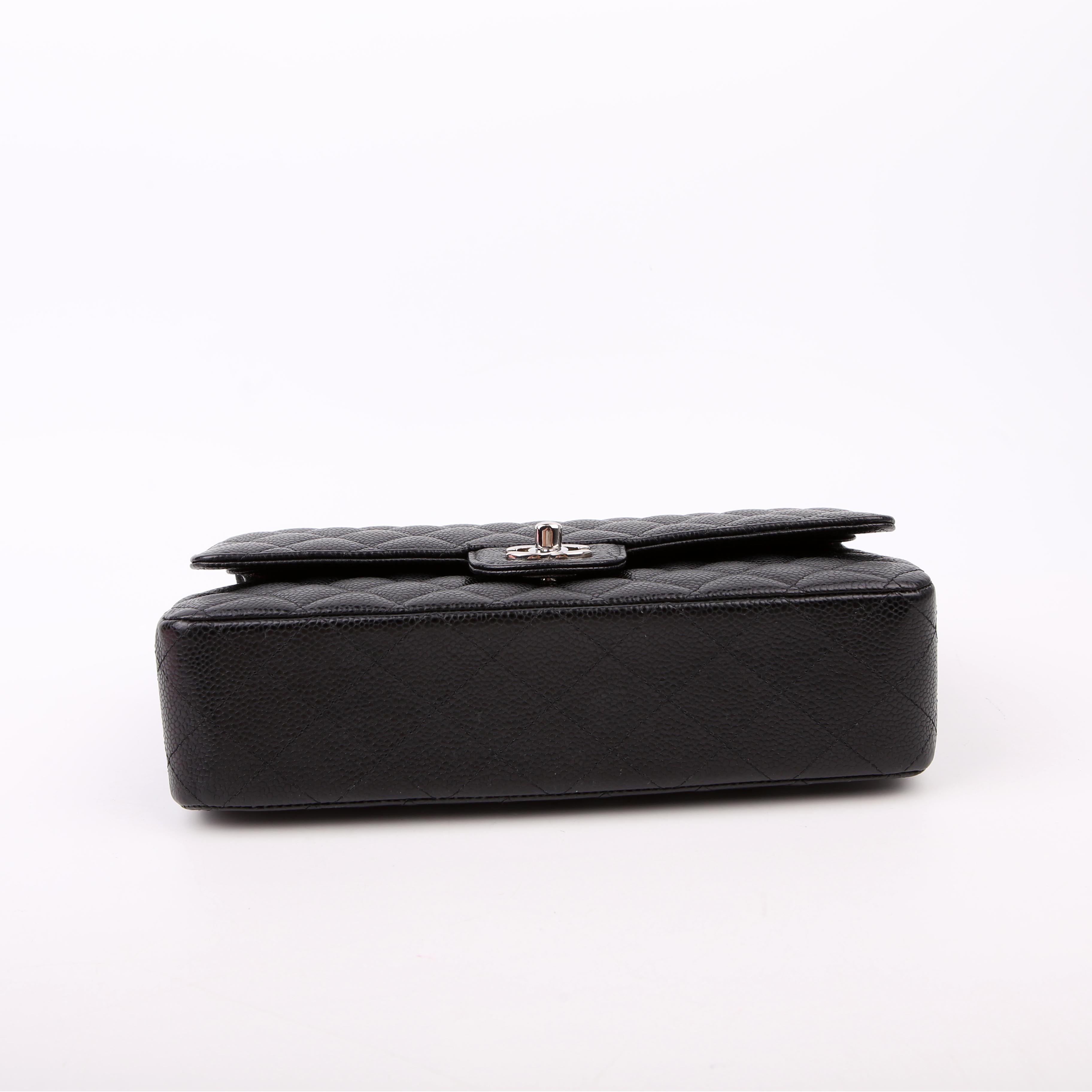 Chanel Classic Flap Medium Caviar 22M Black/Silver