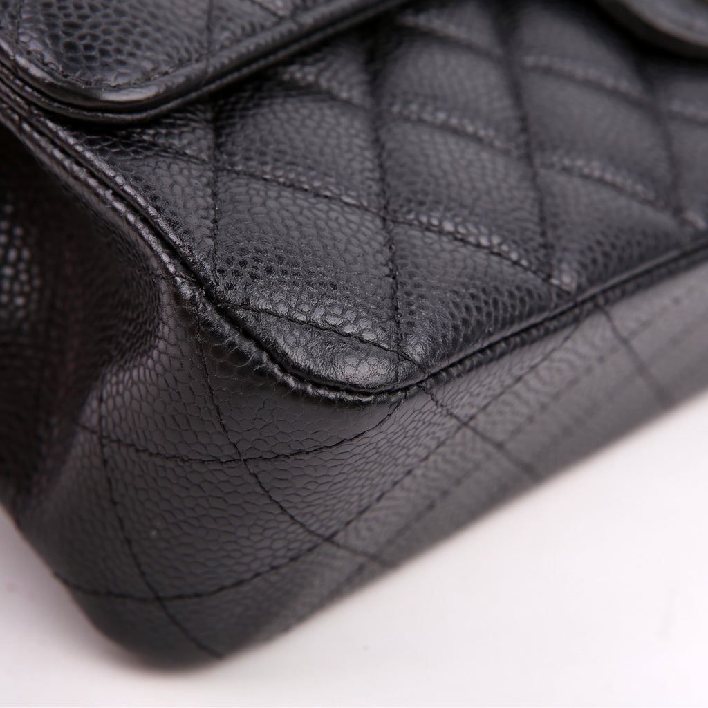 Chanel Classic Flap Medium Caviar 22M Black/Silver