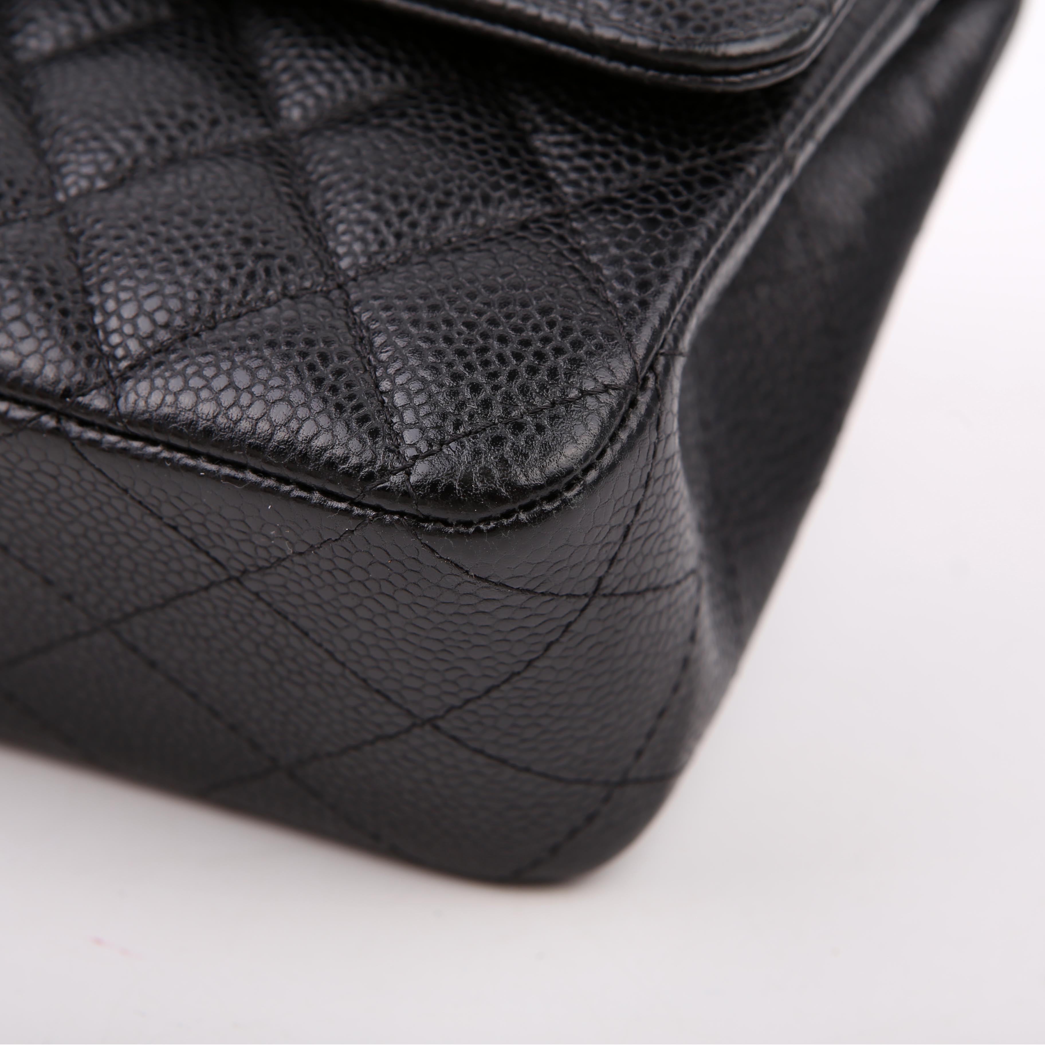 Chanel Classic Flap Medium Caviar 22M Black/Silver