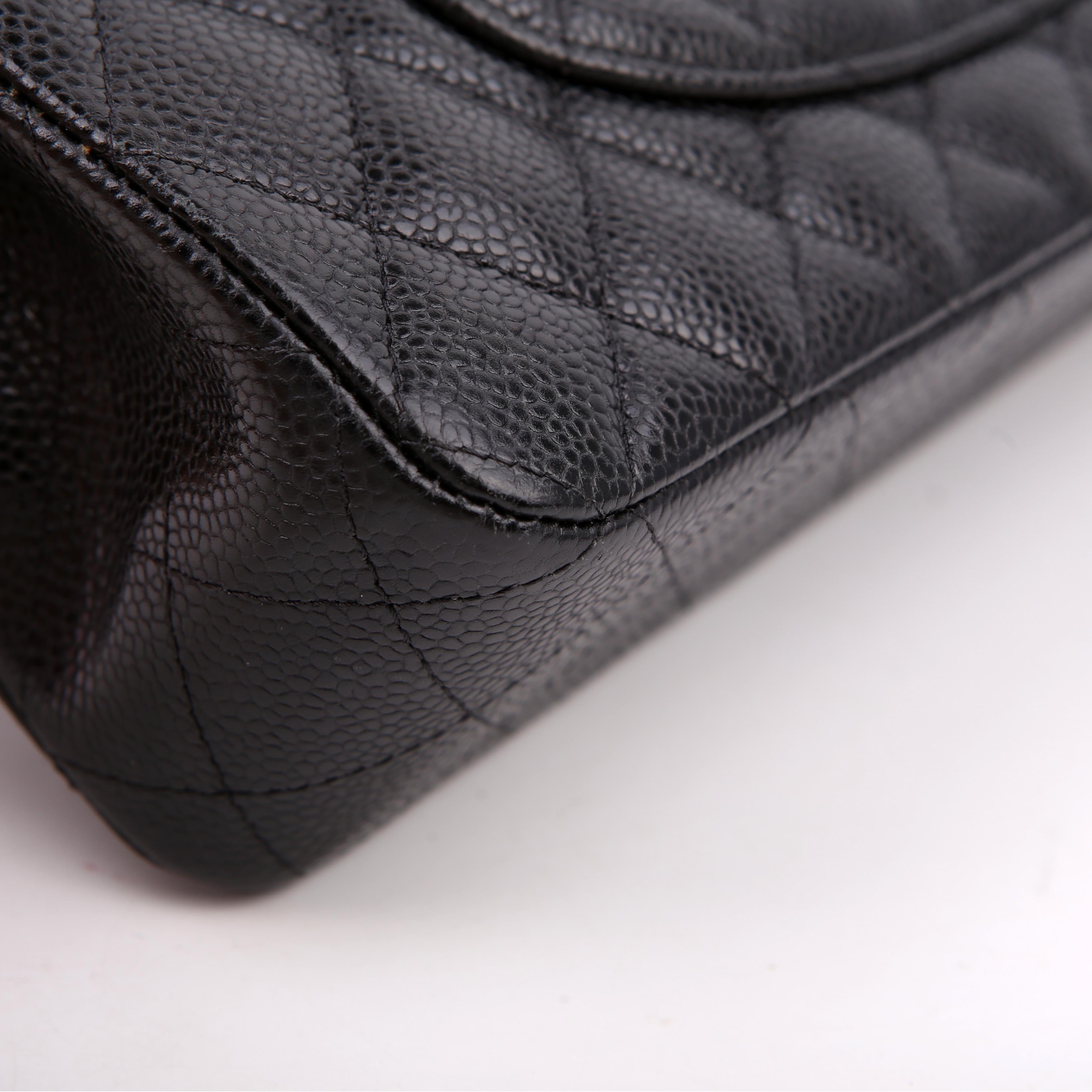 Chanel Classic Flap Medium Caviar 22M Black/Silver