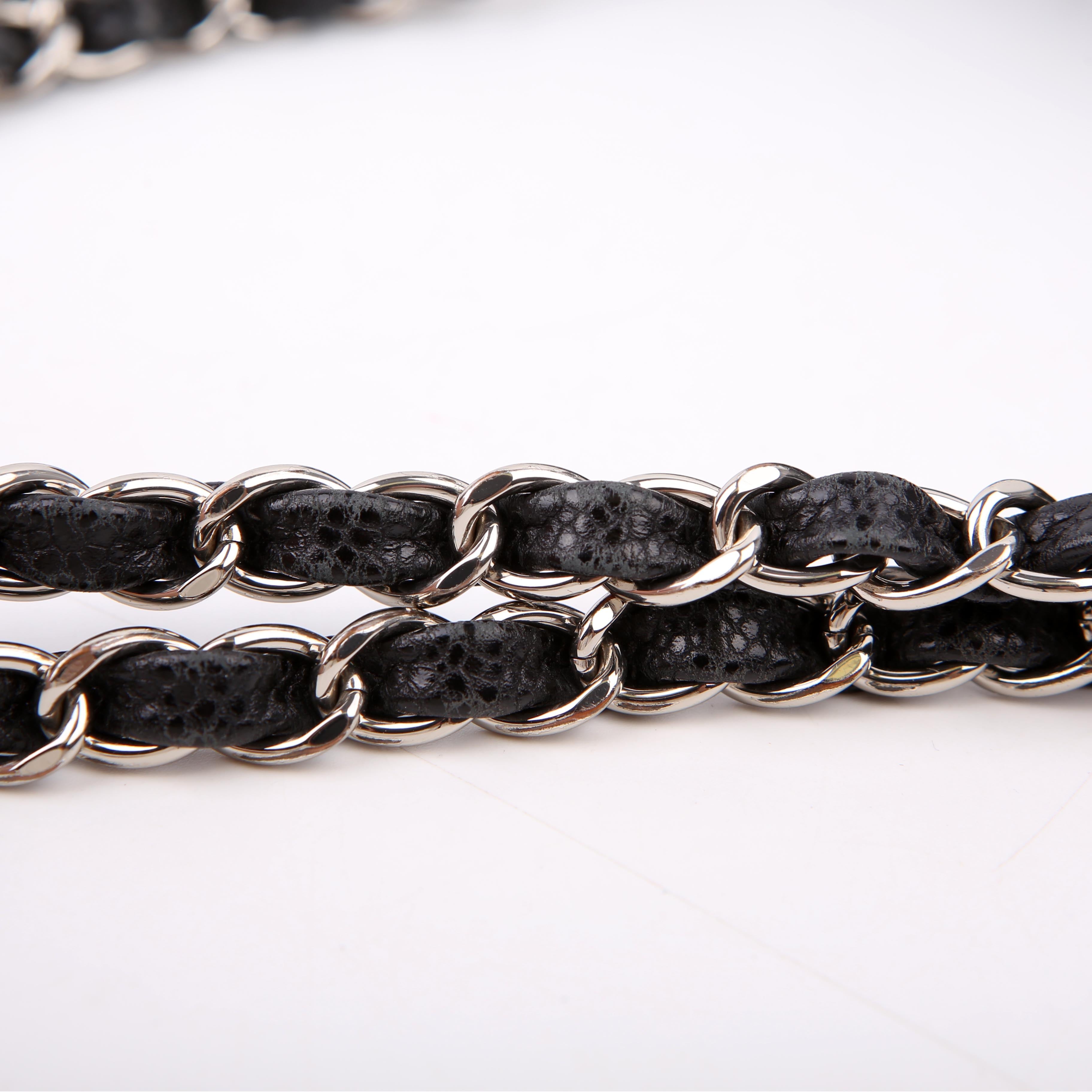 Chanel Classic Flap Medium Caviar 22M Black/Silver