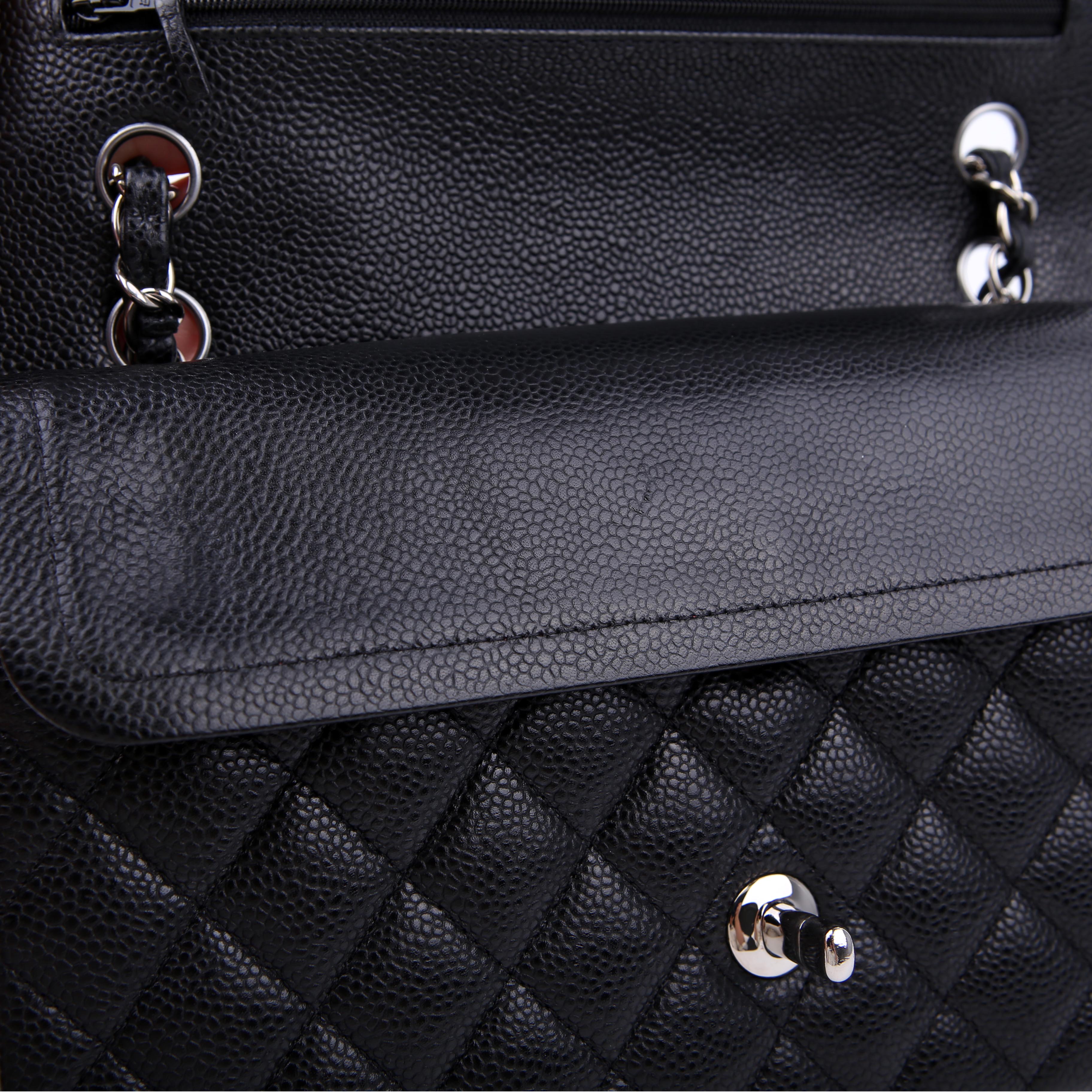 Chanel Classic Flap Medium Caviar 22M Black/Silver