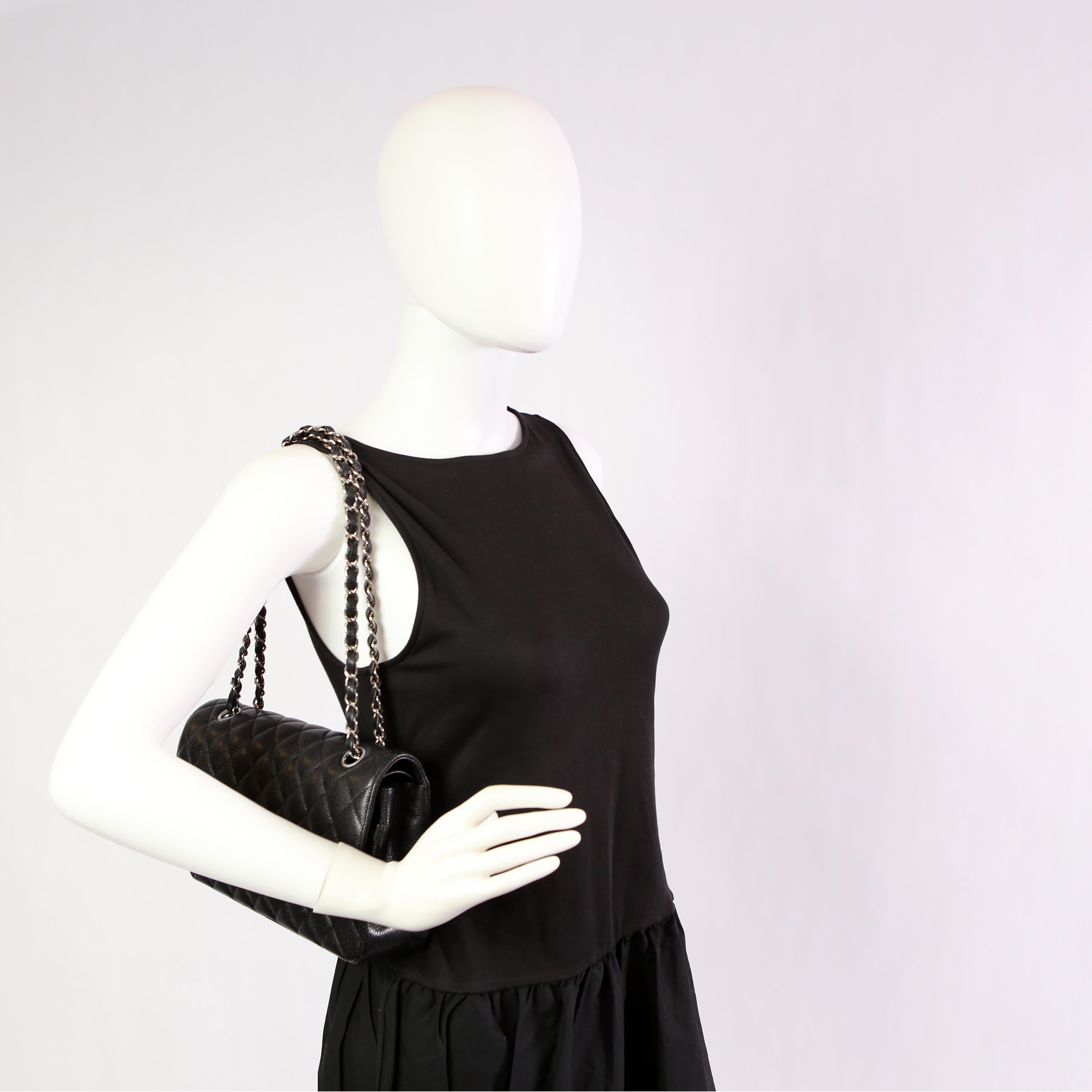 Chanel Classic Flap Medium Caviar 22M Black/Silver