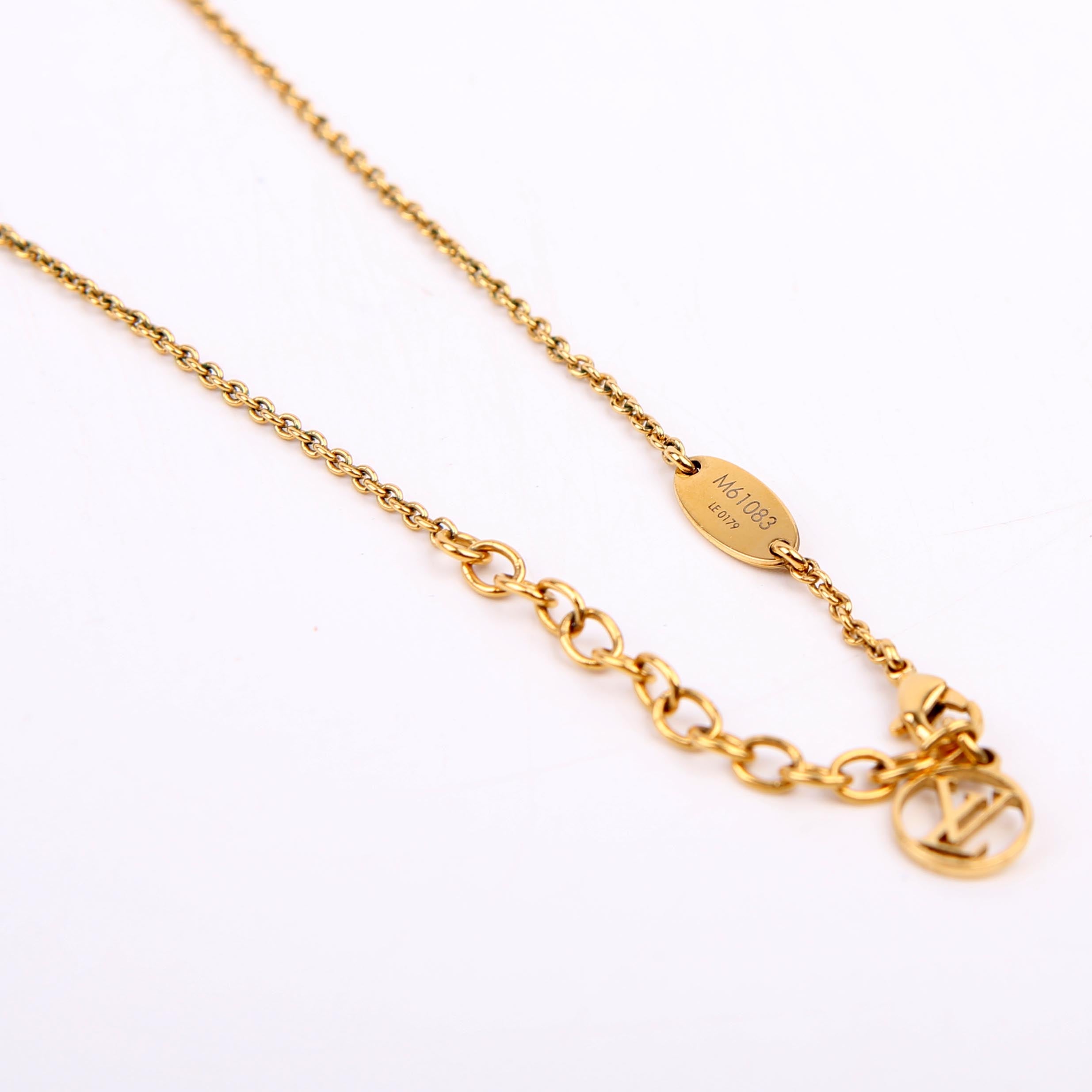 Louis Vuitton Essential V Necklace Gold