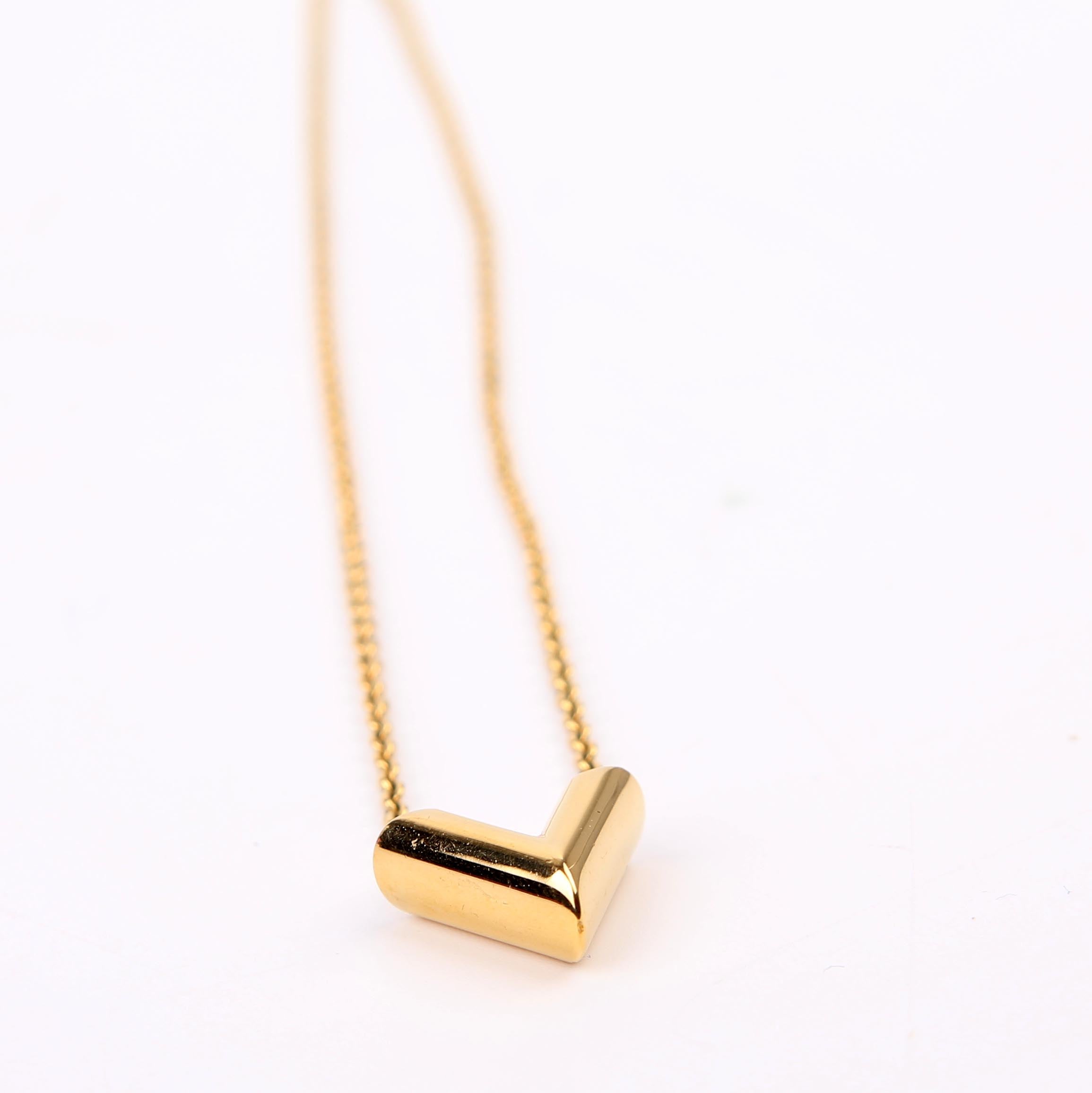 Louis Vuitton Essential V Necklace Gold