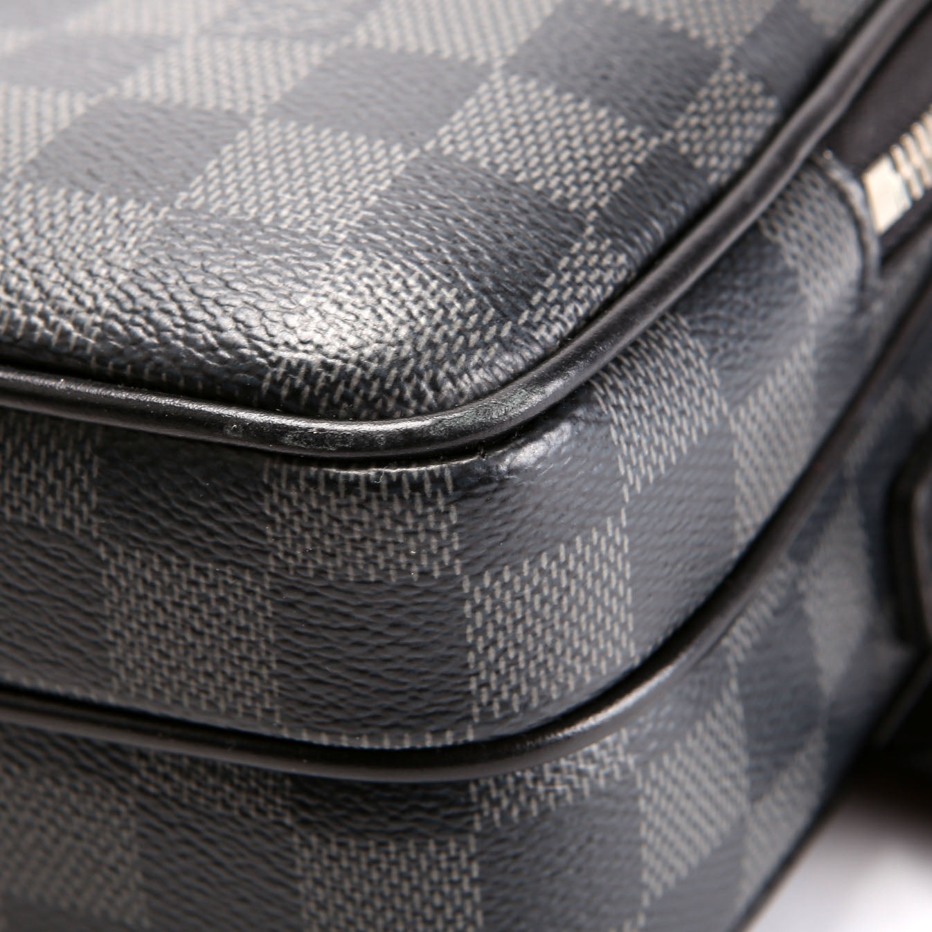 Louis Vuitton Trocadero Messenger PM Graphite