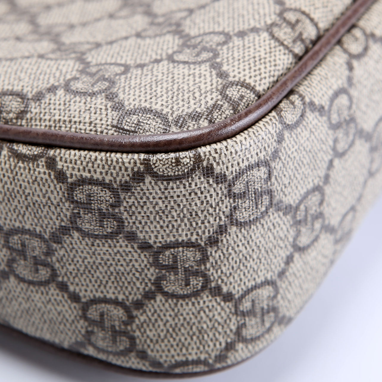 Gucci 735132 GG Supreme Small Handbag Brown