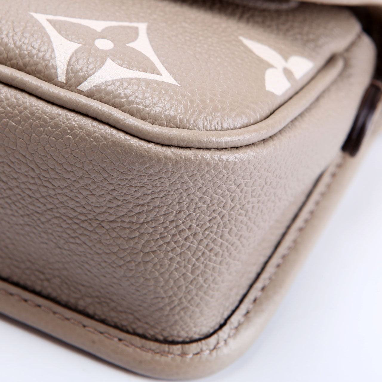 Louis Vuitton Nano Diane Bi-Color Empreinte Turtle Dove