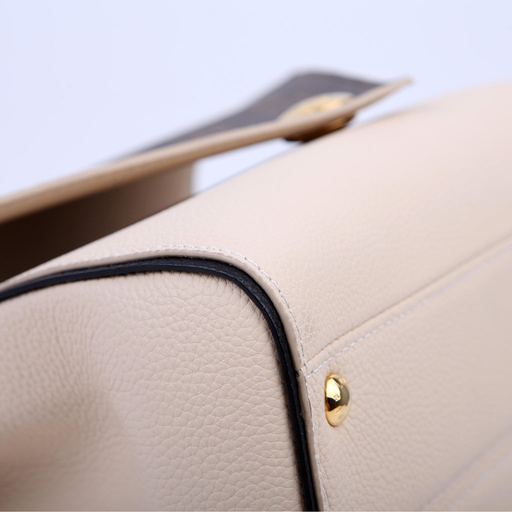Louis Vuitton Double V Leather Cream