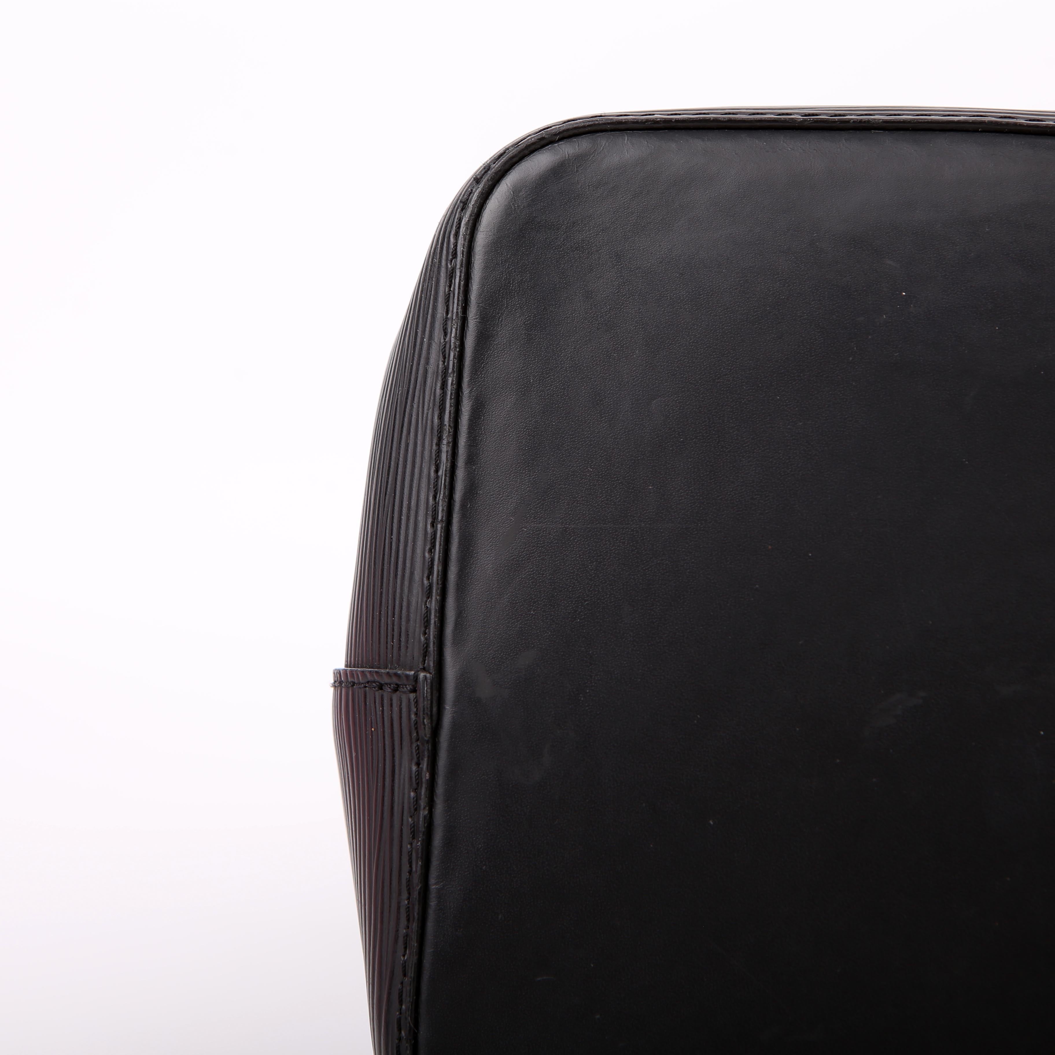 Louis Vuitton Neonoe MM Epi Black