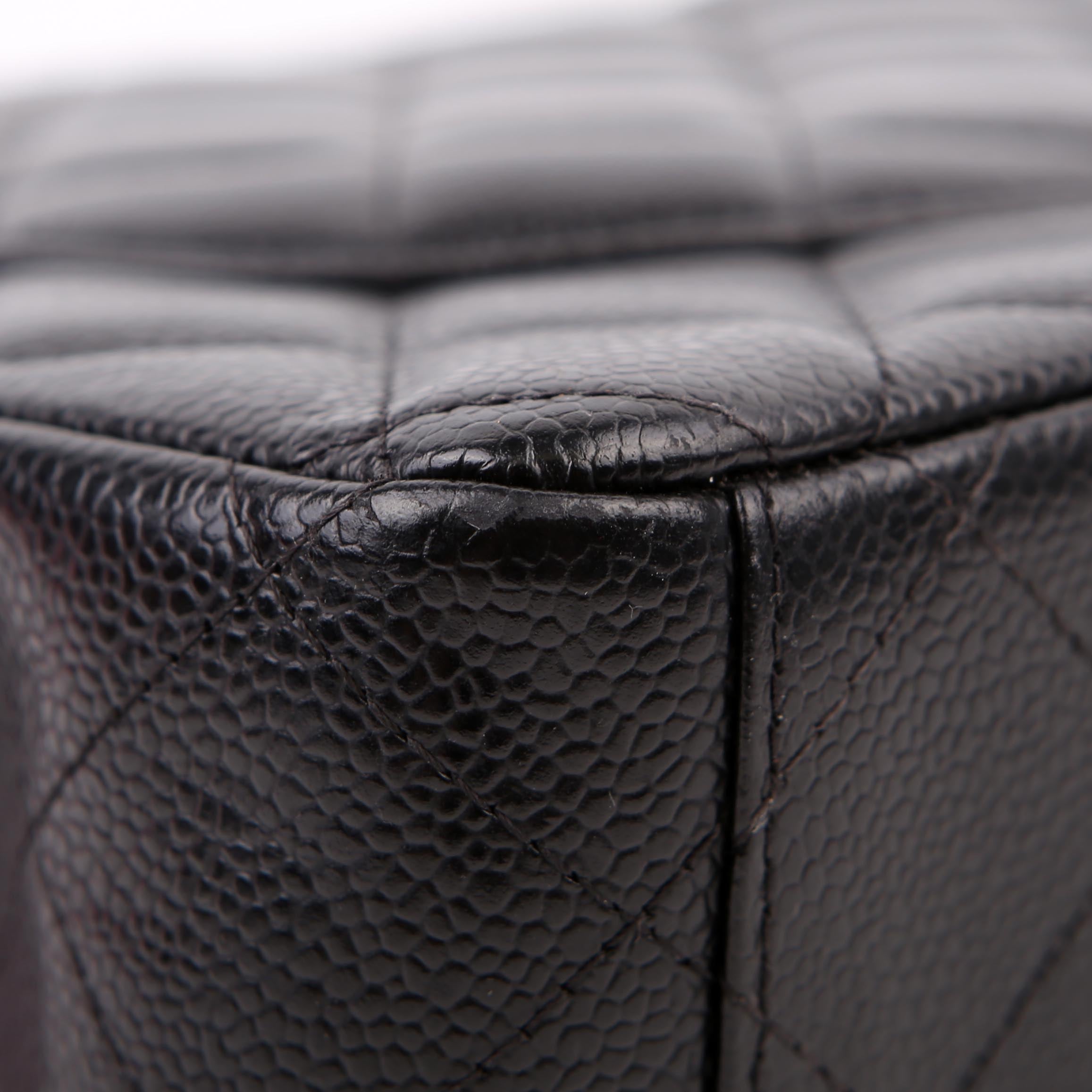 Chanel Classic Flap Maxi Caviar 17-20M Black