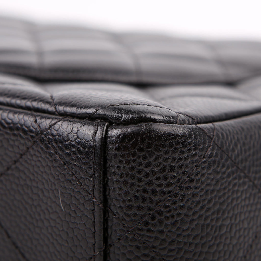 Chanel Classic Flap Maxi Caviar 17-20M Black