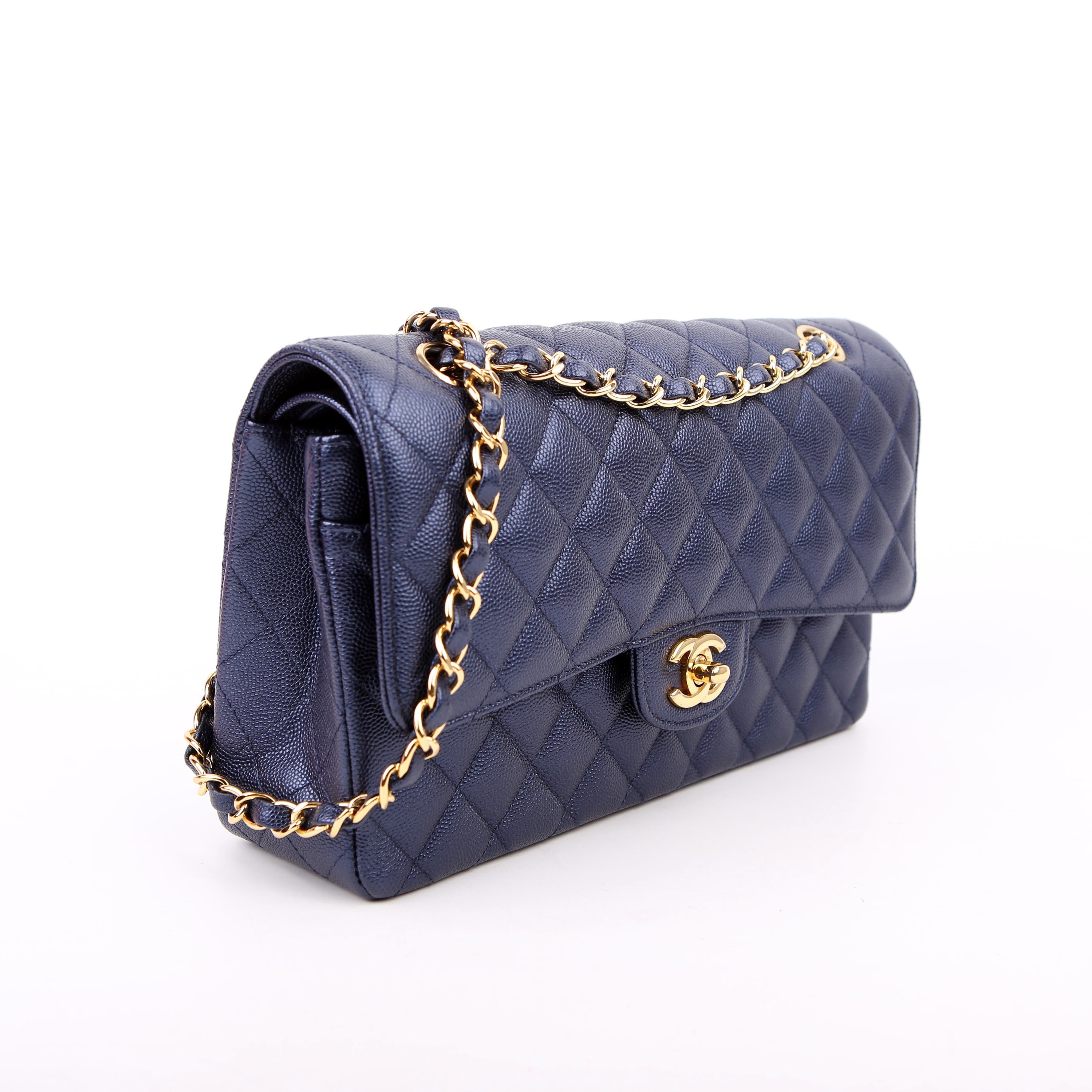 Chanel Classic Flap Medium Caviar 29-31M Navy