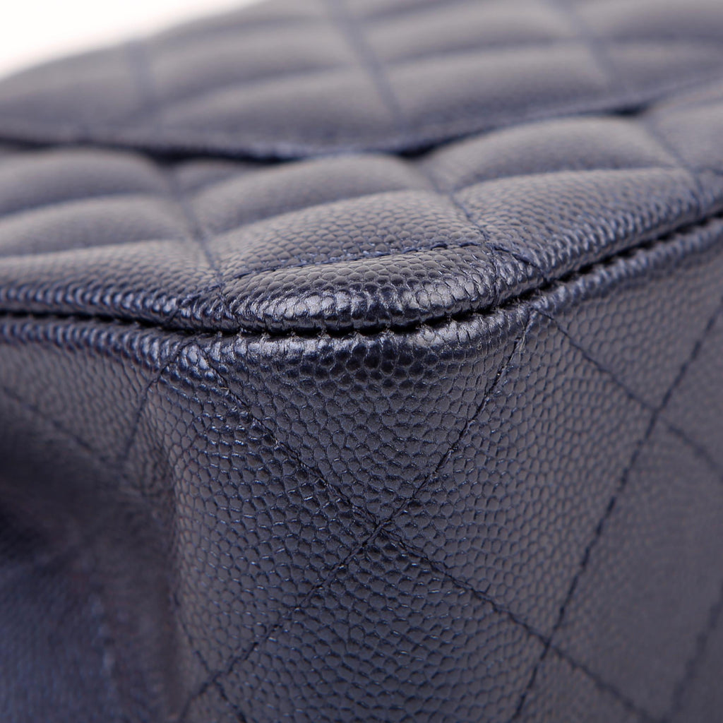 Chanel Classic Flap Medium Caviar 29-31M Navy