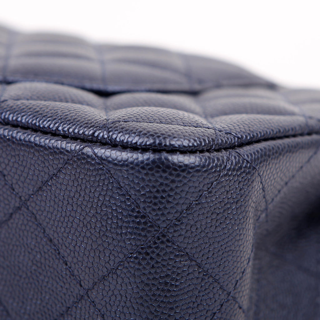 Chanel Classic Flap Medium Caviar 29-31M Navy