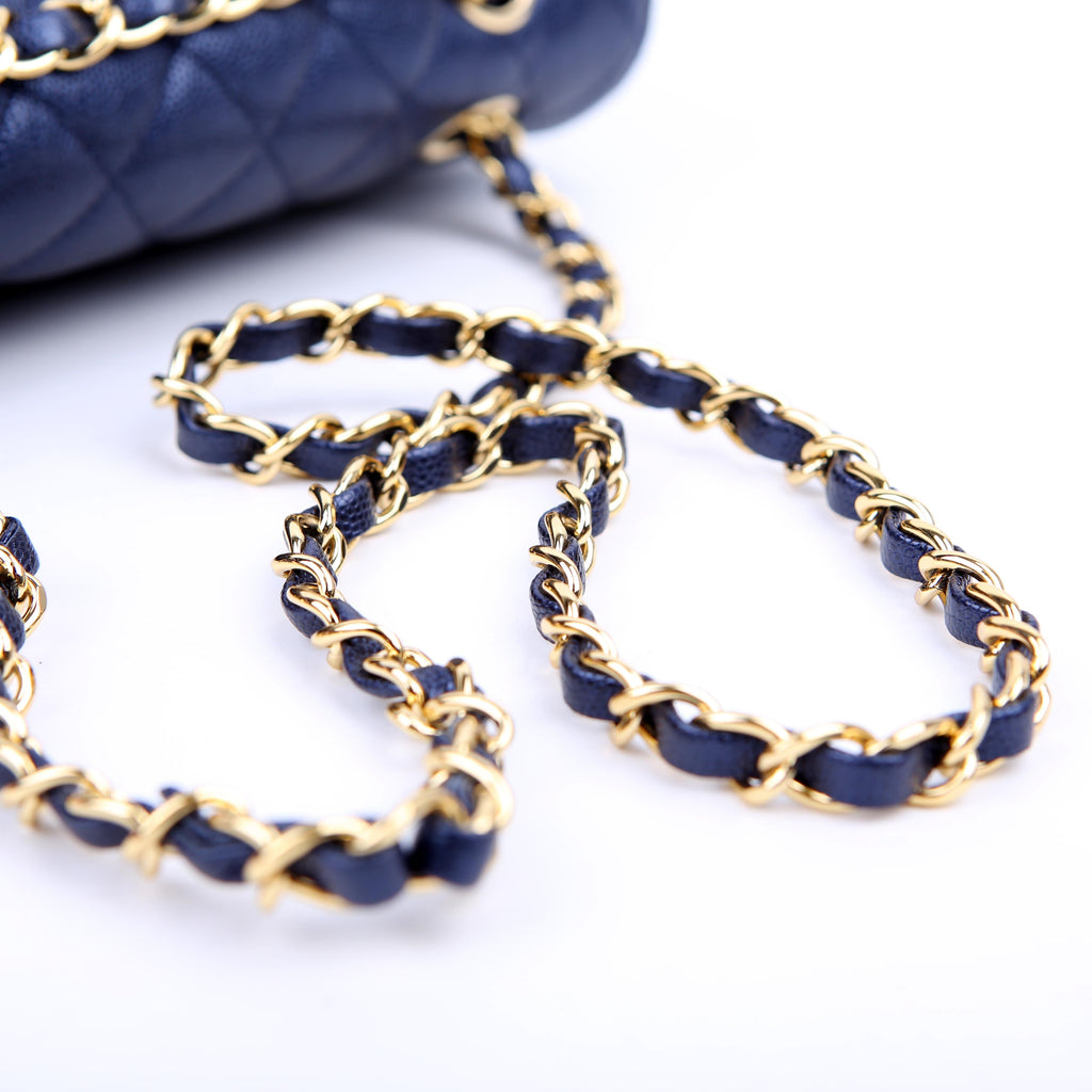 Chanel Classic Flap Medium Caviar 29-31M Navy