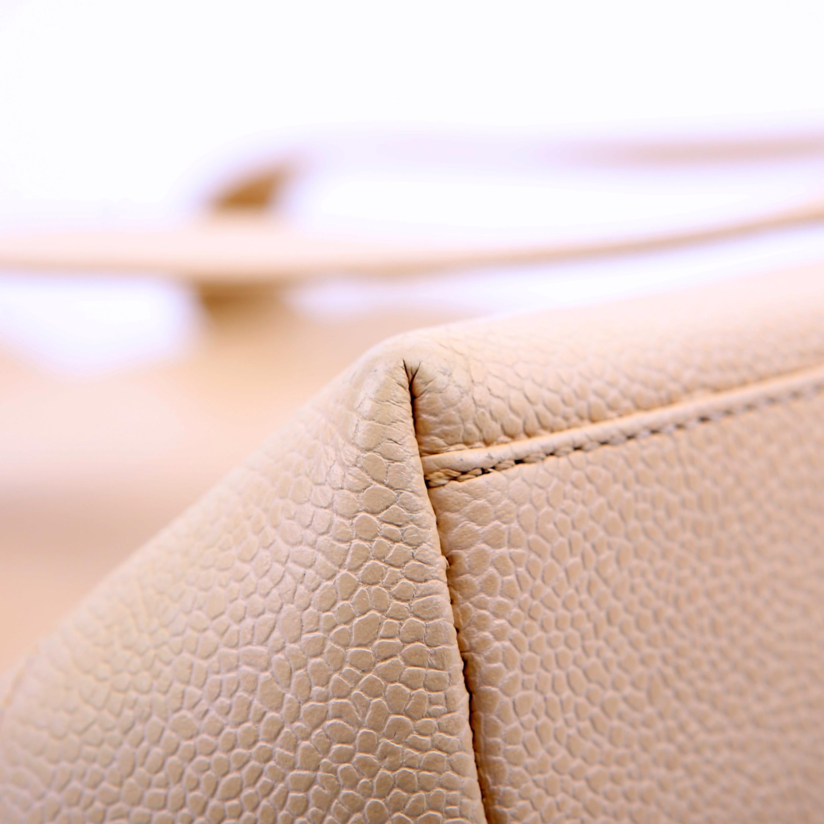 Chanel Logo Vintage Tote Medium Cream