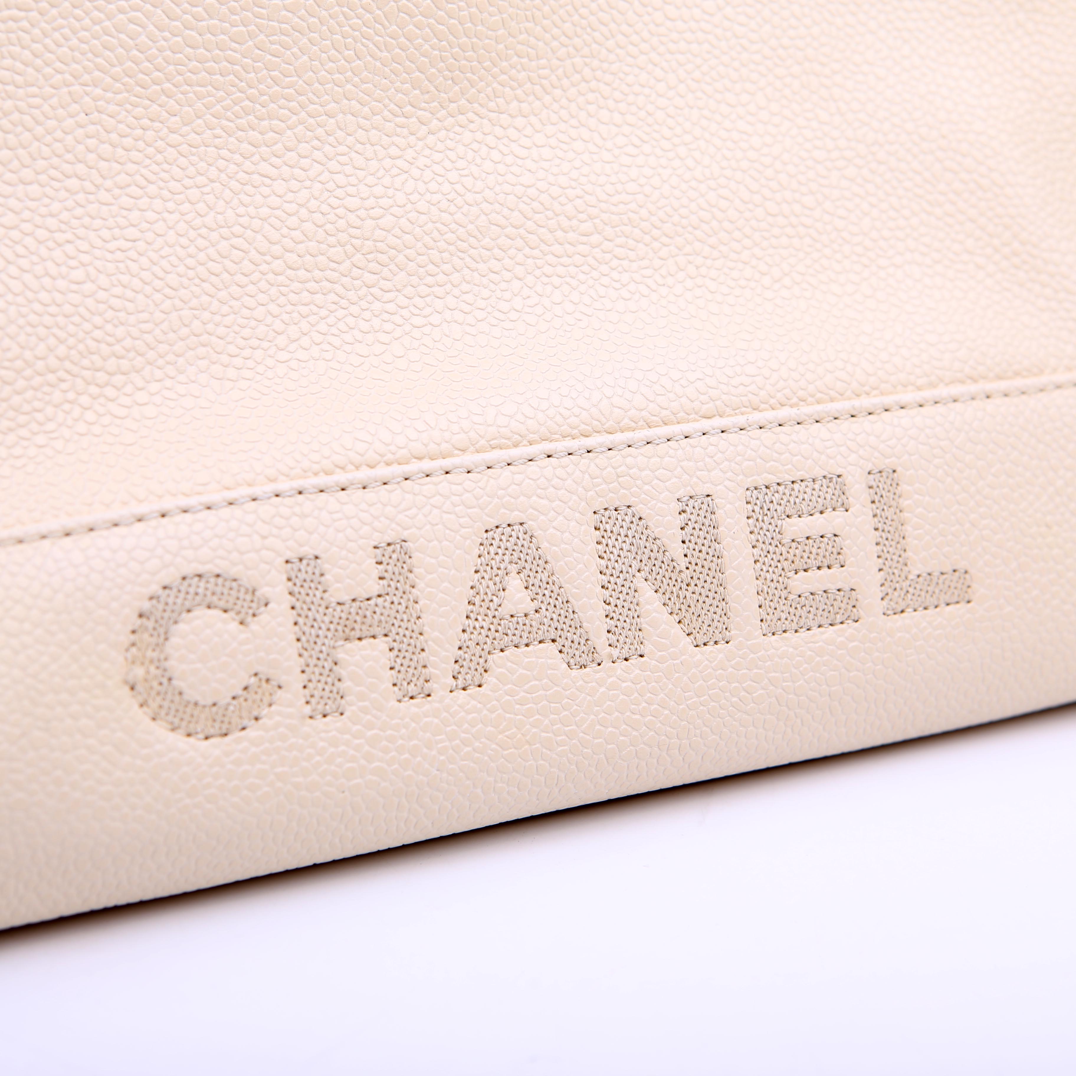 Chanel Logo Vintage Tote Medium Cream