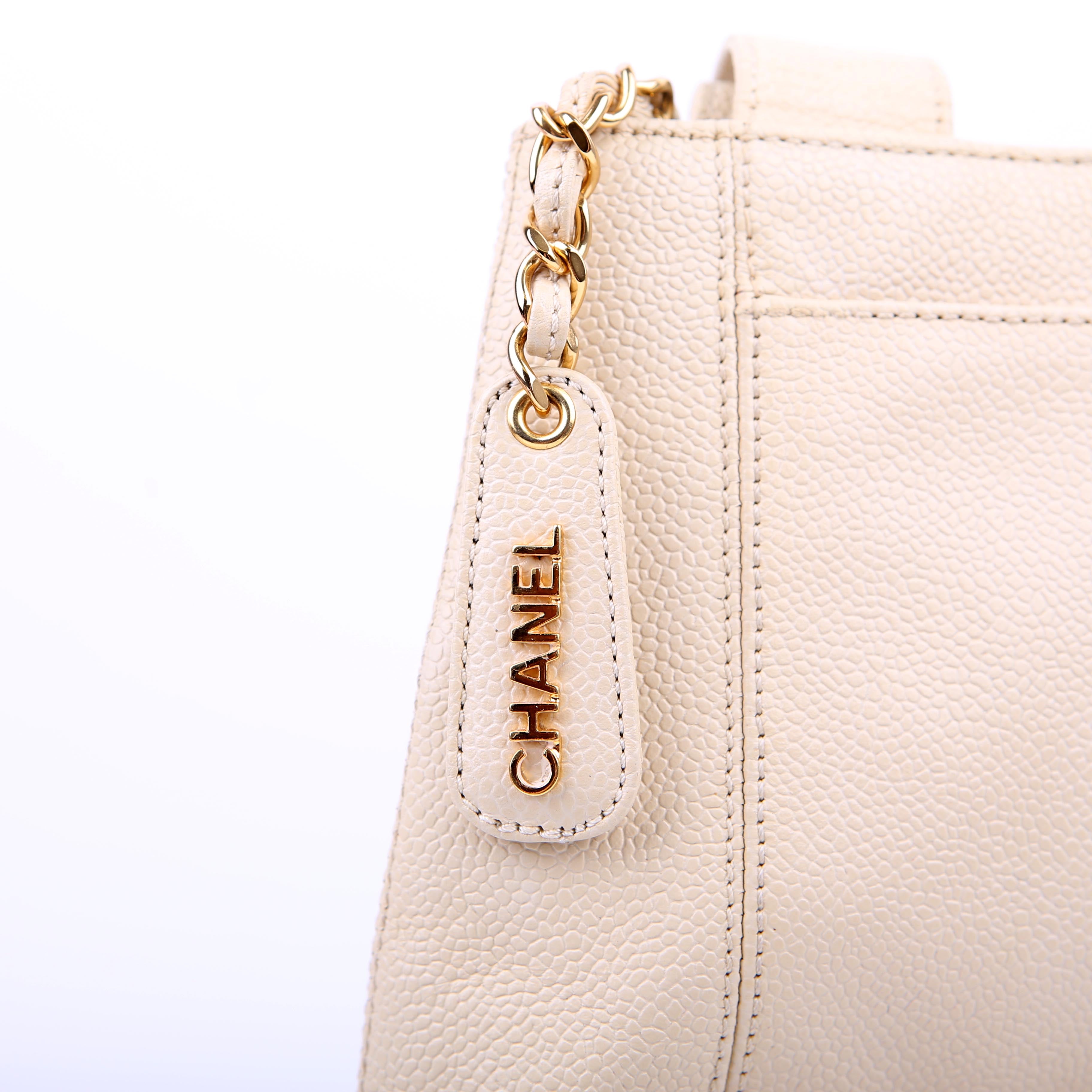 Chanel Logo Vintage Tote Medium Cream