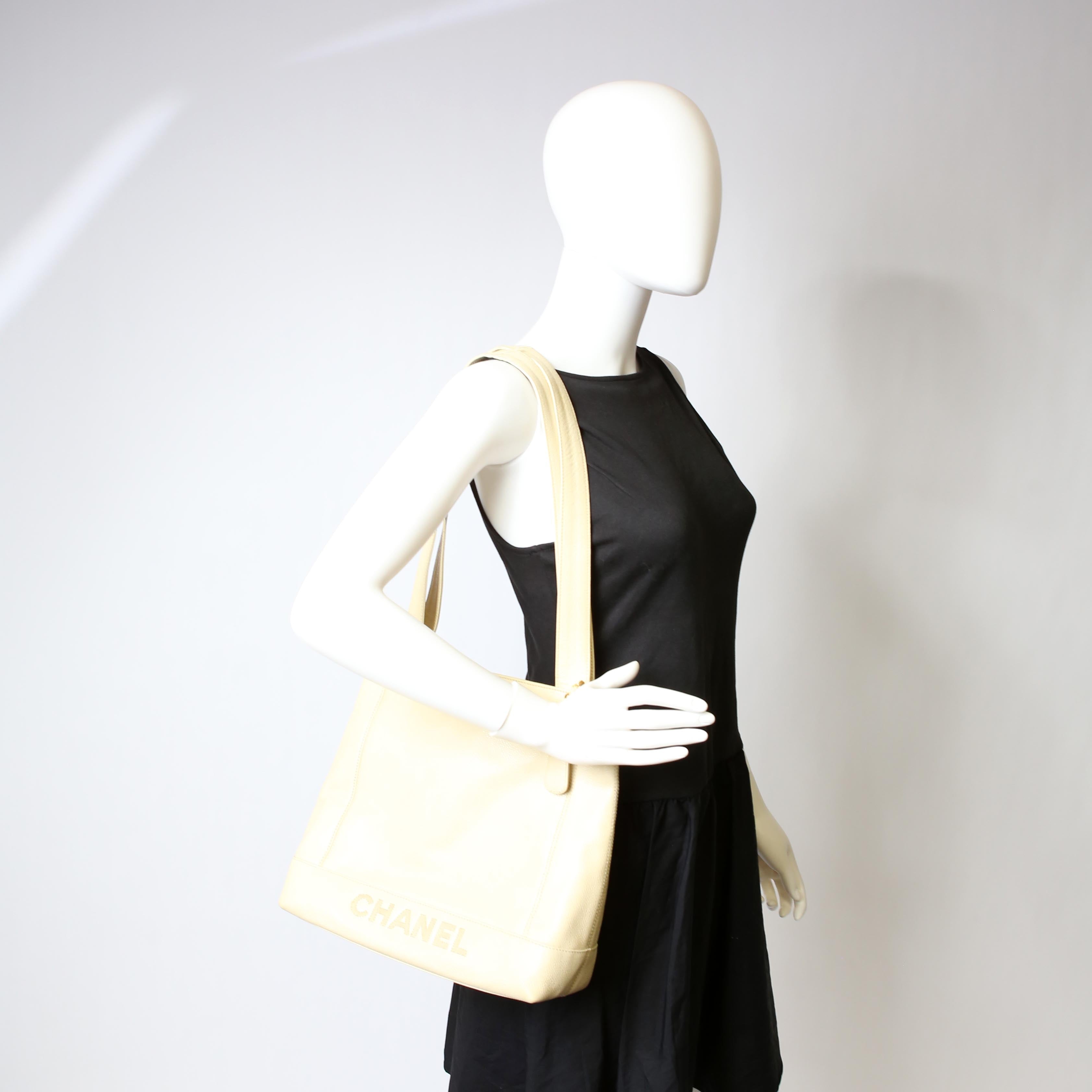 Chanel Logo Vintage Tote Medium Cream