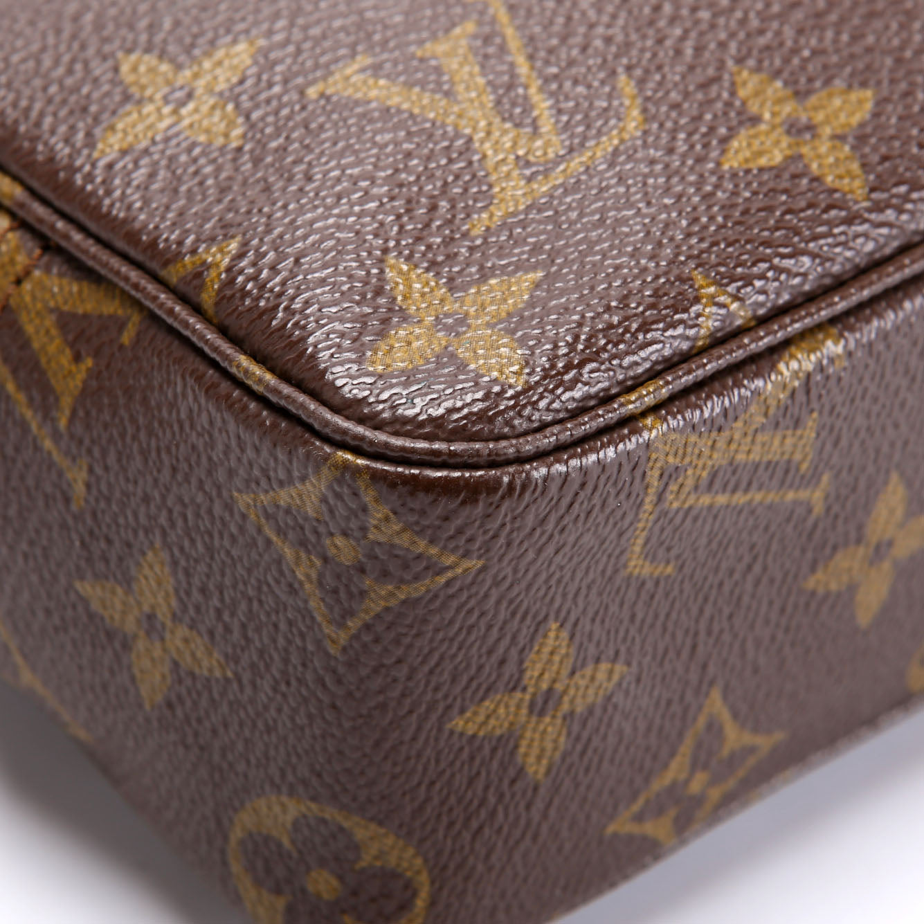 Louis Vuitton Trousse Toilette 23 Monogram