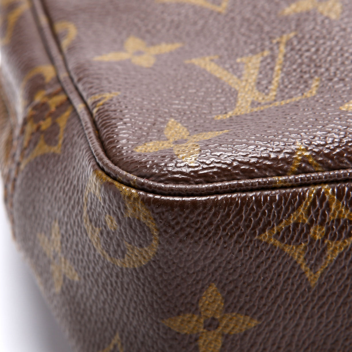 Louis Vuitton Trousse Toilette 23 Monogram