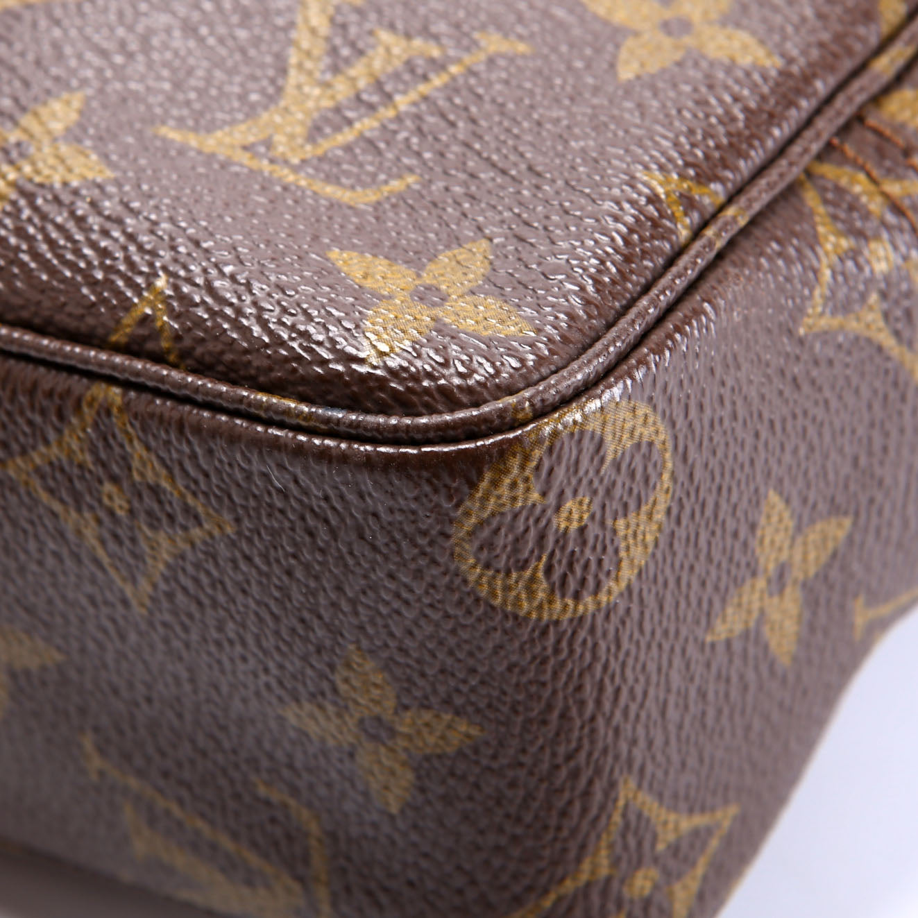 Louis Vuitton Trousse Toilette 23 Monogram