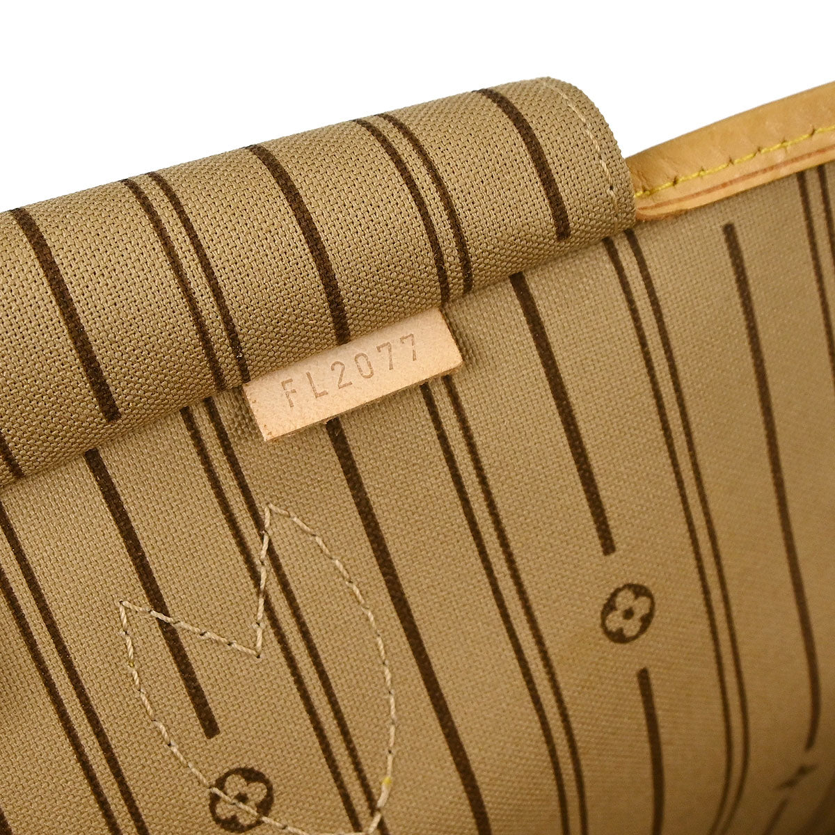 Louis Vuitton Monogram Neverfull GM Tote Bag M40157