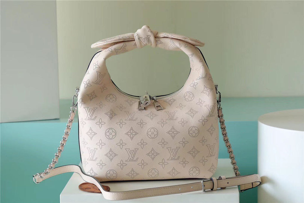 Louis Vuitton Why Knot MM Mahina Light Pink For Women,  Shoulder And Crossbody Bags 13.4in/34cm Louis Vuitton 