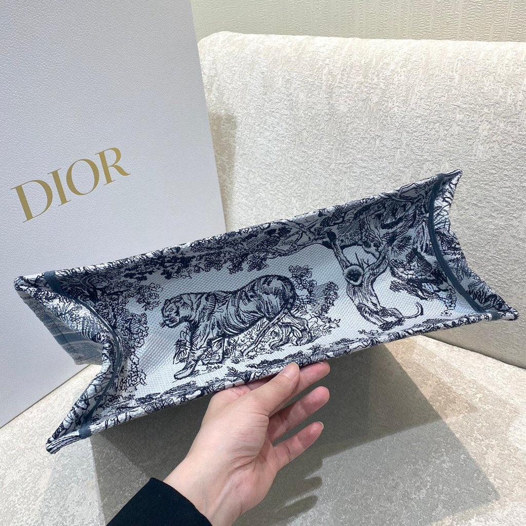 Dior Large Book Tote Blue and White Cornely Embroidery, Blue, For Women Women’s Handbags, Shoulder Bags, 42cm CD M1286ZRGO_M928
