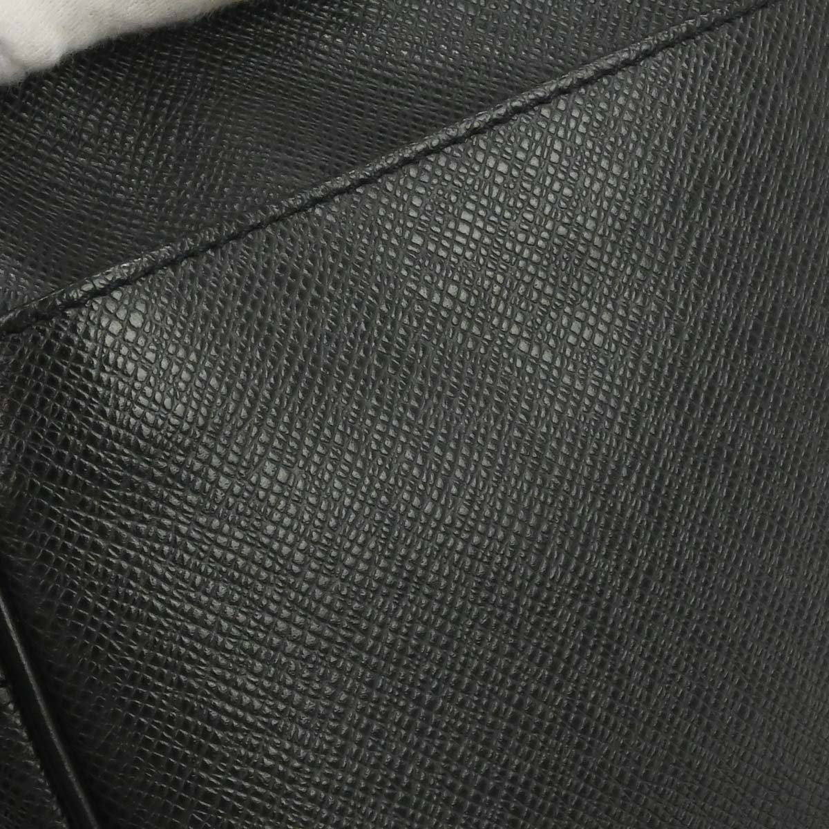 Louis Vuitton Black Taiga Reporter PM Shoulder Bag M30152