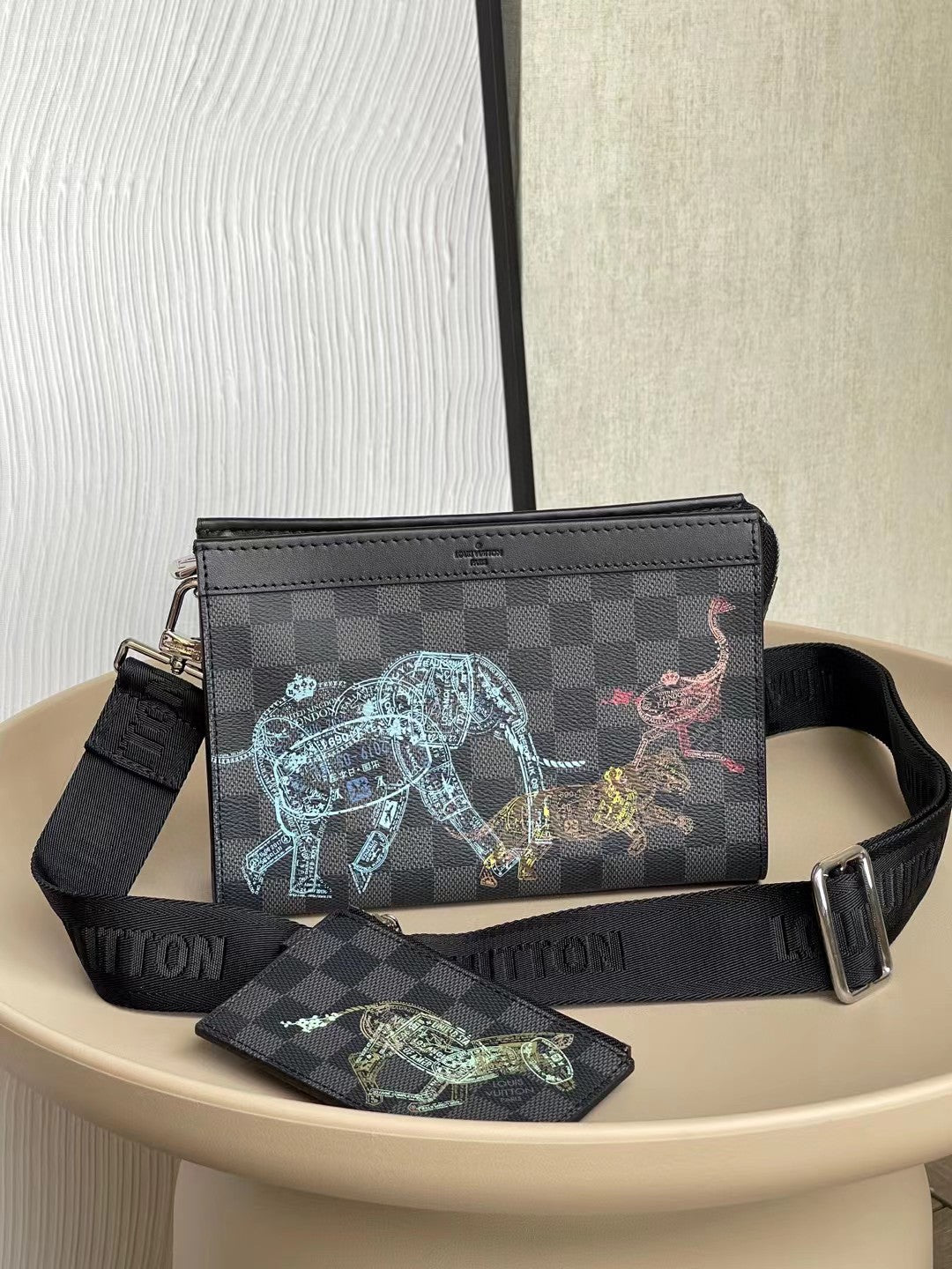 Louis Vuitton Gaston Wearable Wallet Damier Graphite For Men, Bags, Shoulder And Crossbody Bags 8.7in/22cm Louis Vuitton N64608